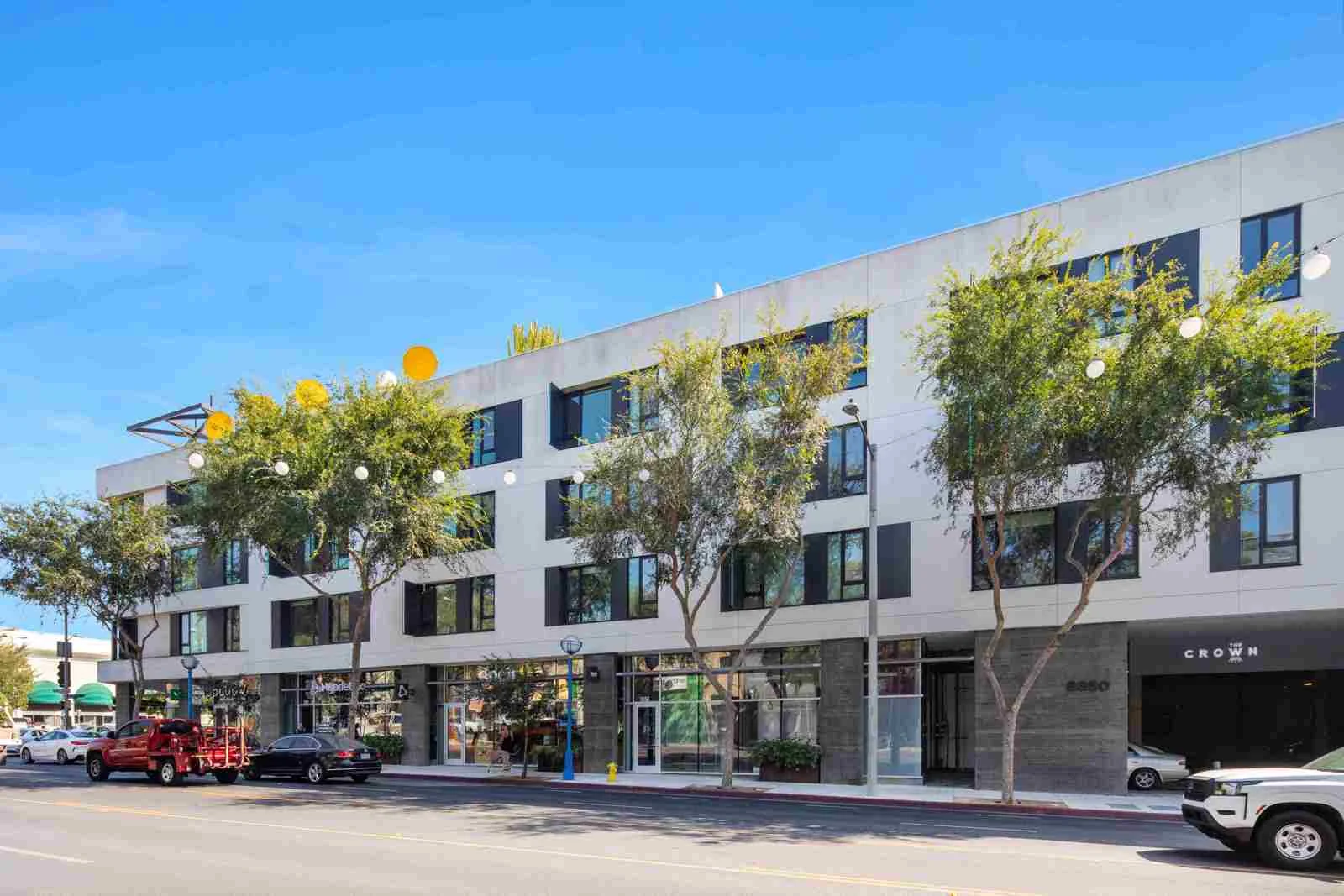 The Crown — Lease in West Hollywood, CA, photo 2 of 3