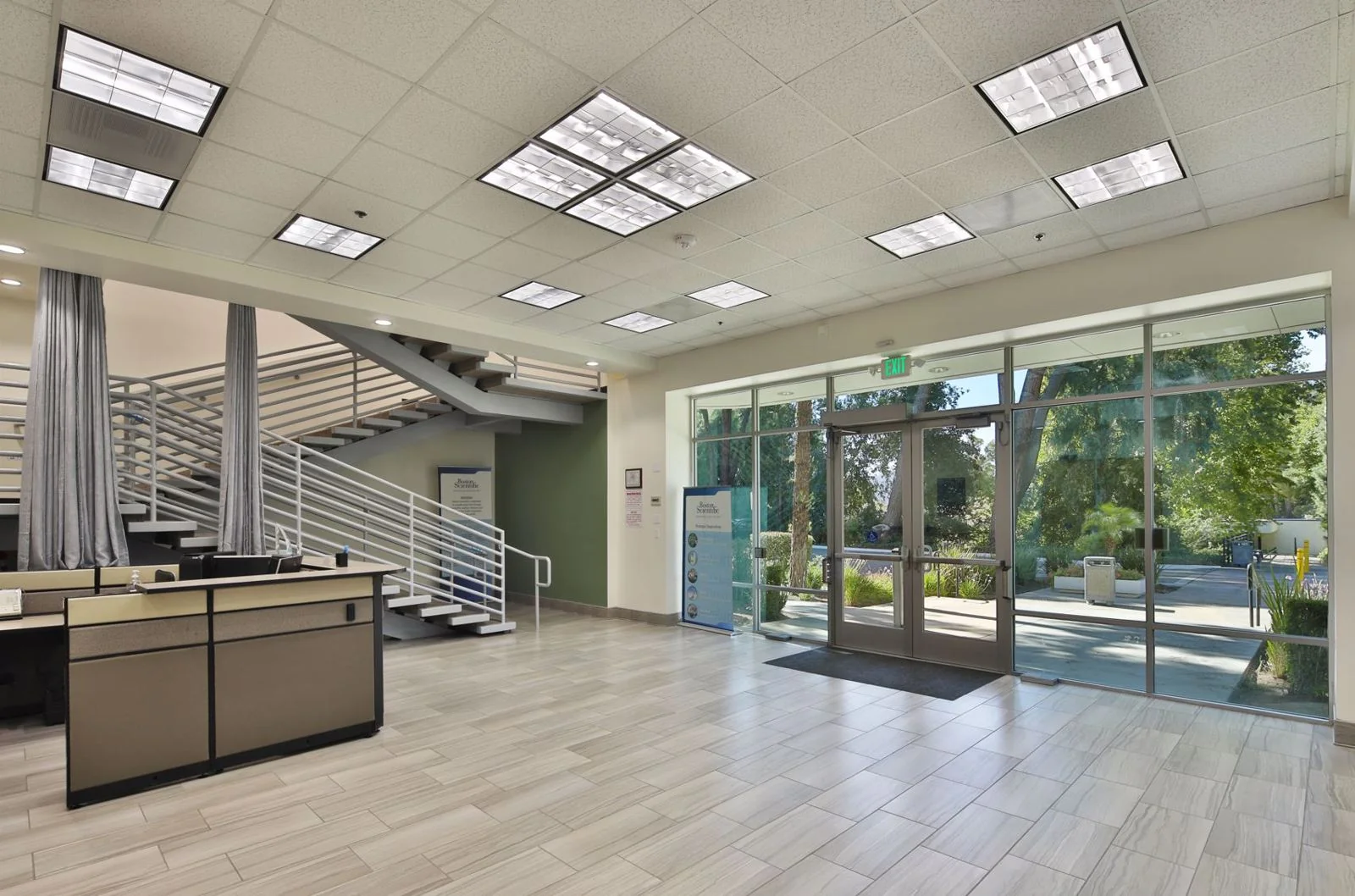 Office in Santa Clarita, CA — Lease in Santa Clarita, CA, photo 2 of 5