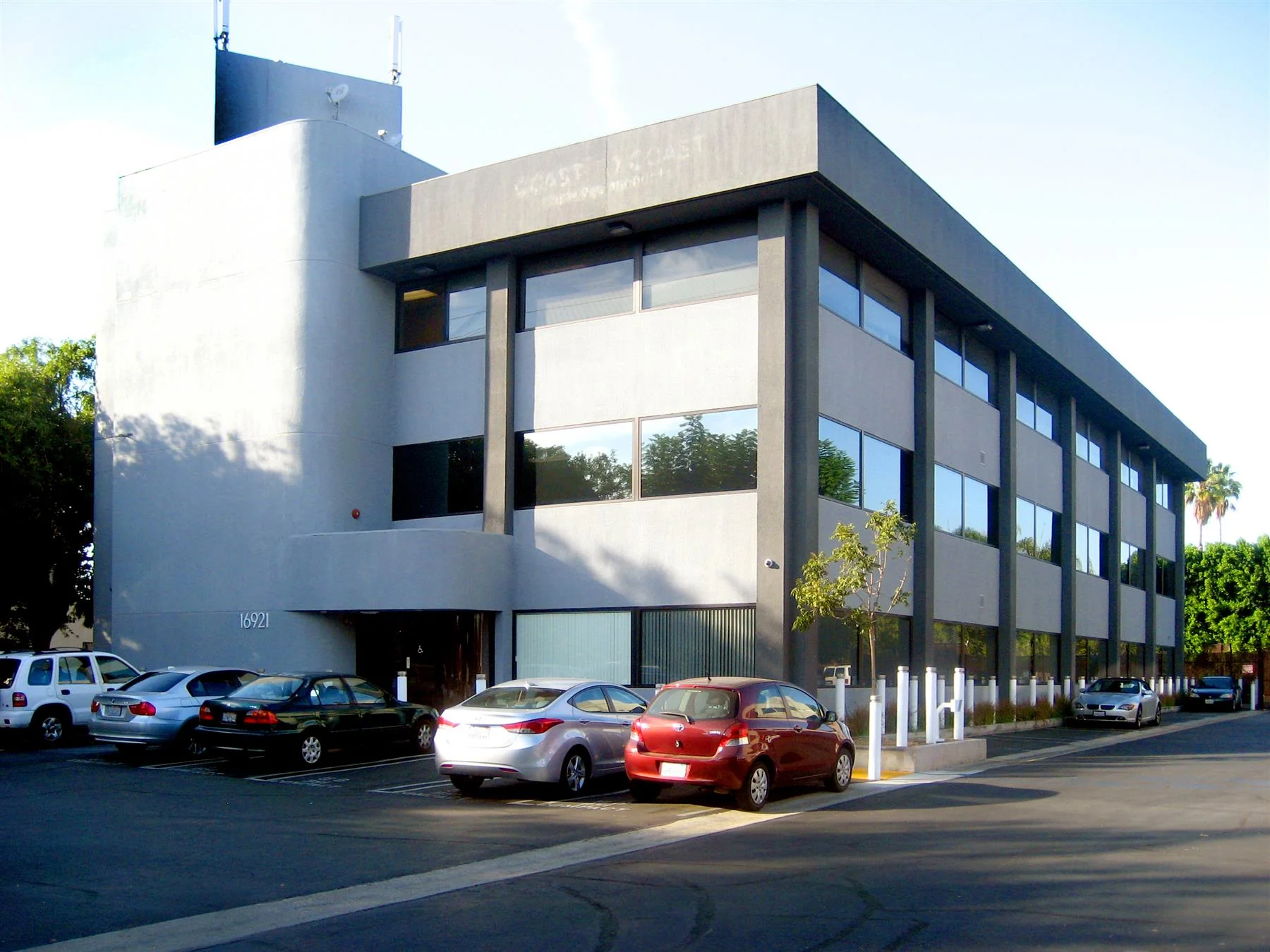 Office in Northridge, CA — Lease in Northridge, CA, photo 1 of 3