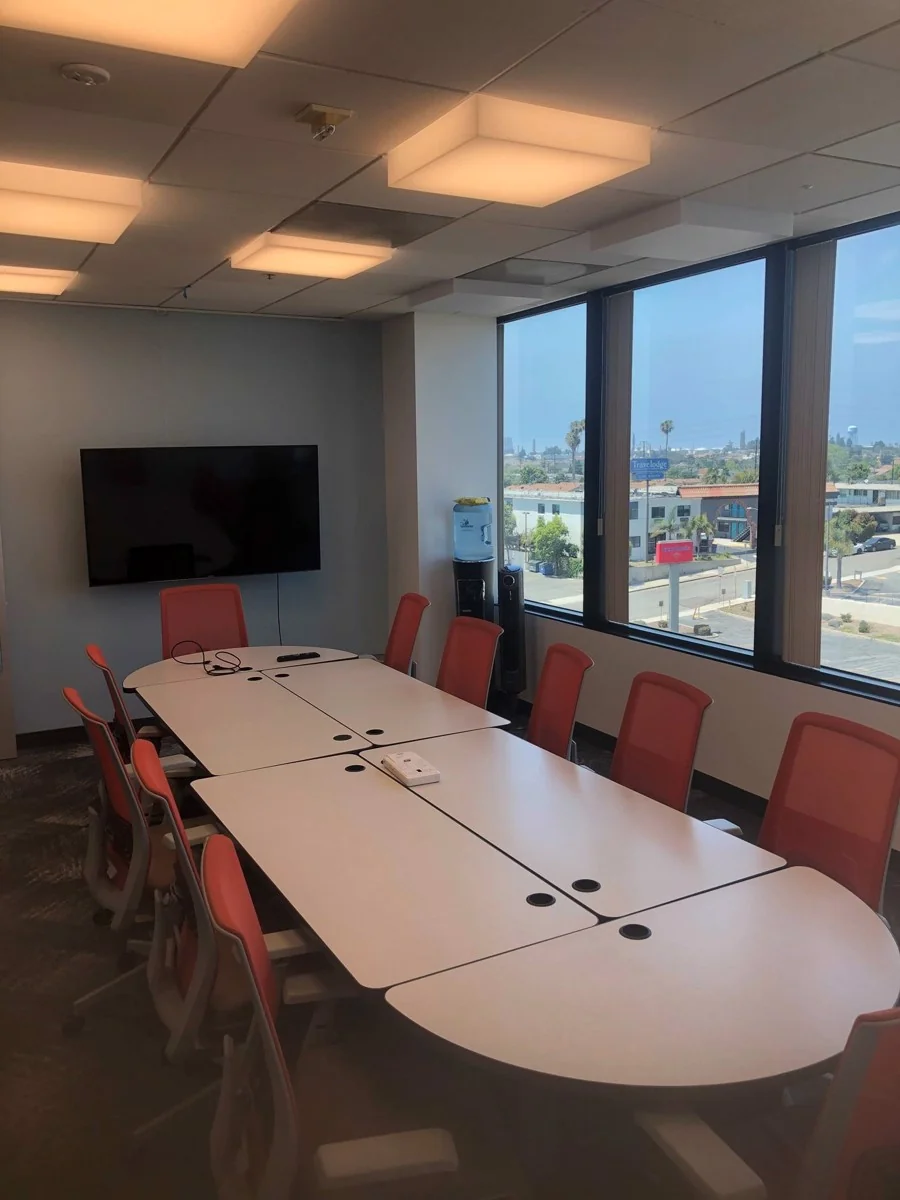 898 N Pacific Coast Highway — Lease in El Segundo, CA, photo 3 of 5