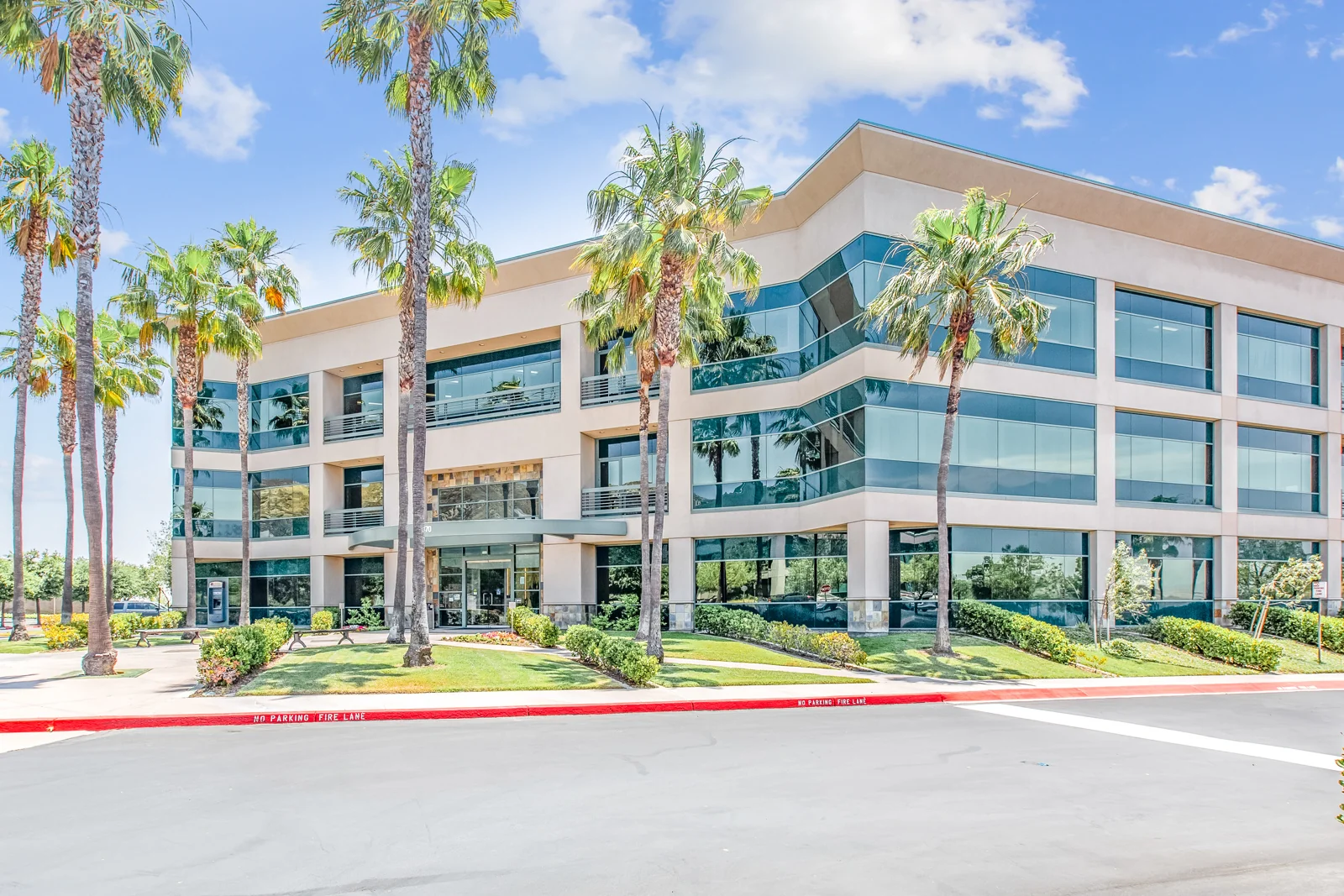 Valencia Corporate Plaza — Lease in Santa Clarita, CA, photo 2 of 8