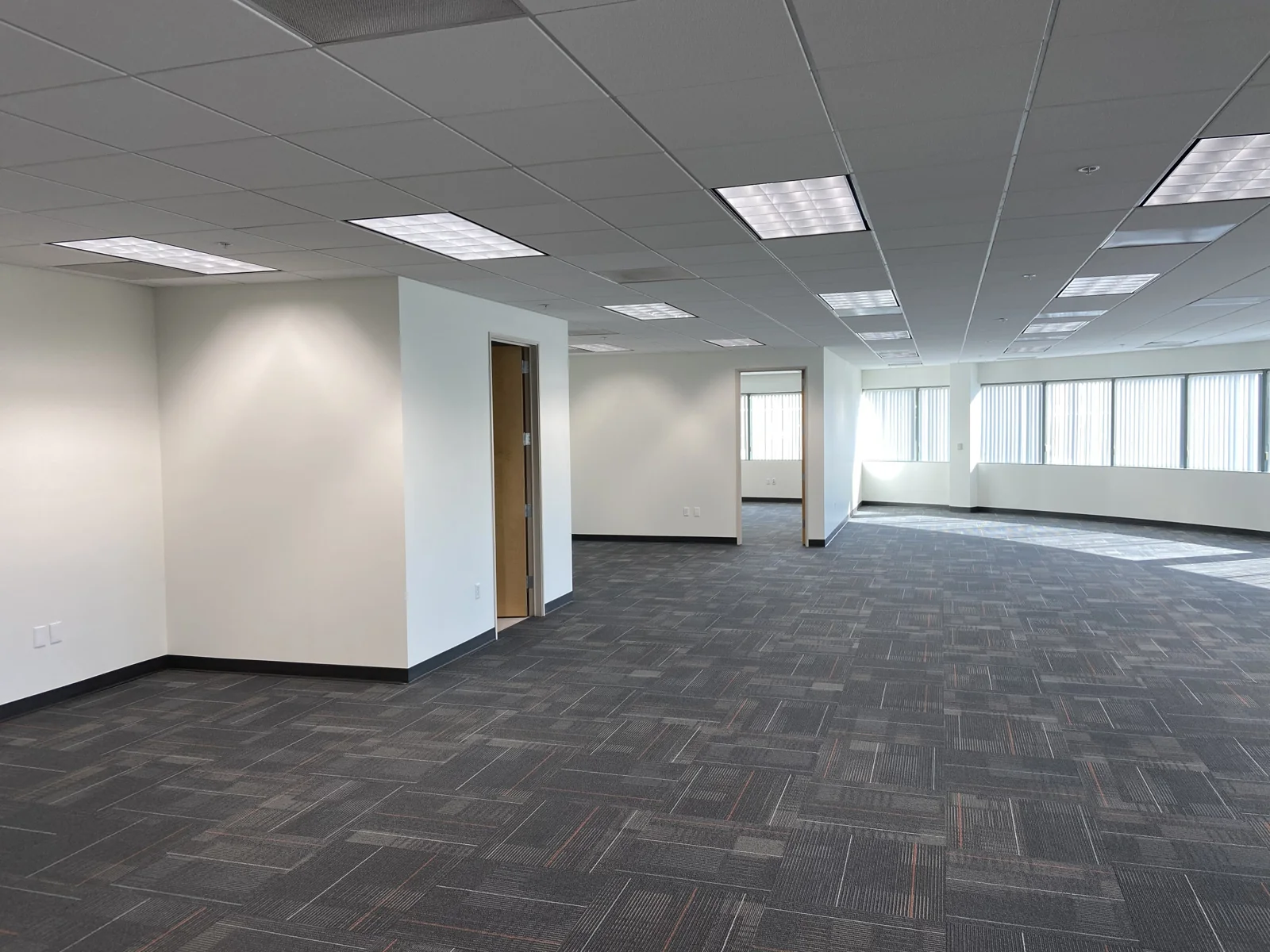 Valencia Corporate Plaza — Lease in Santa Clarita, CA, photo 6 of 8