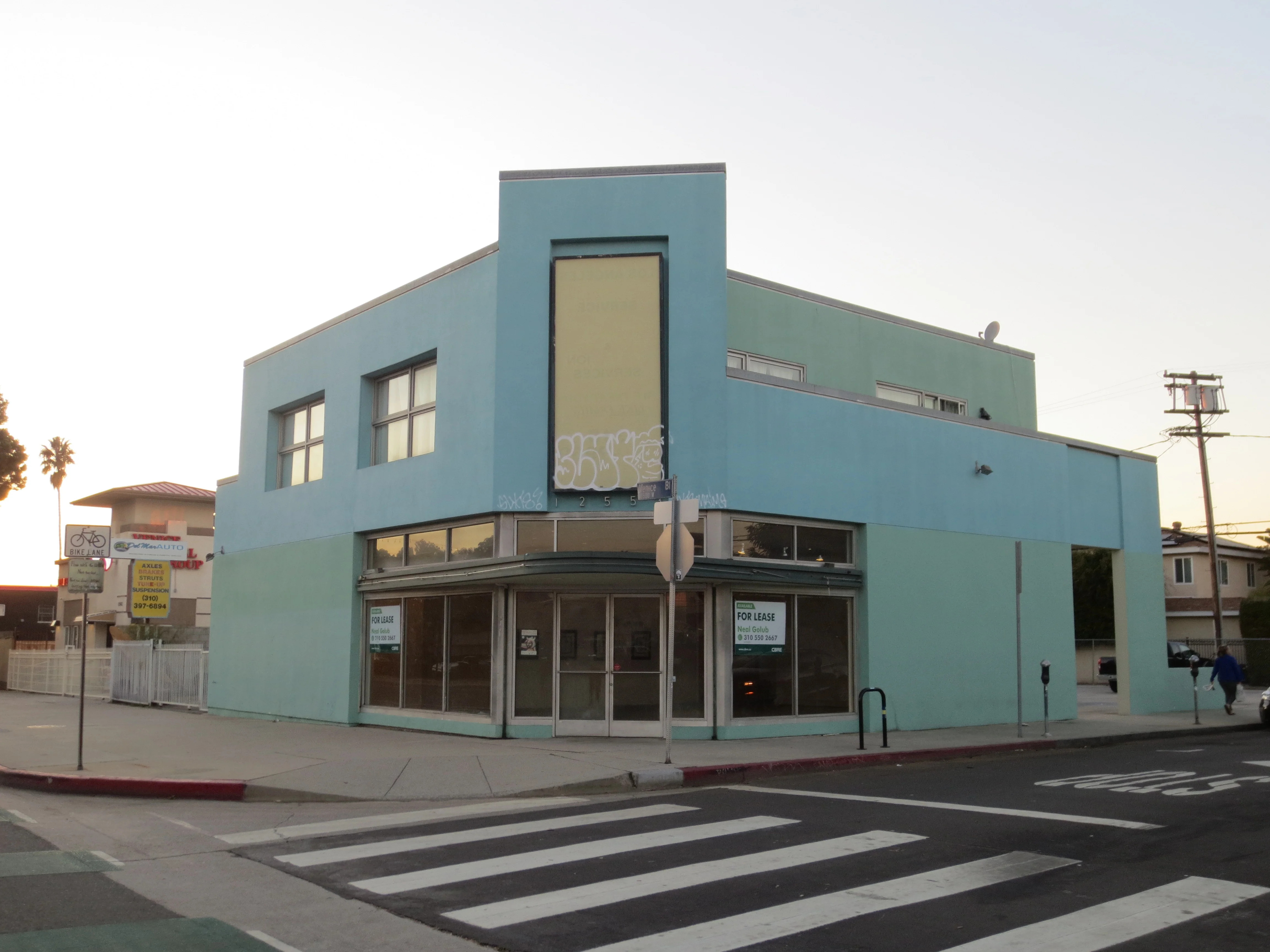 Retail in Los Angeles, CA