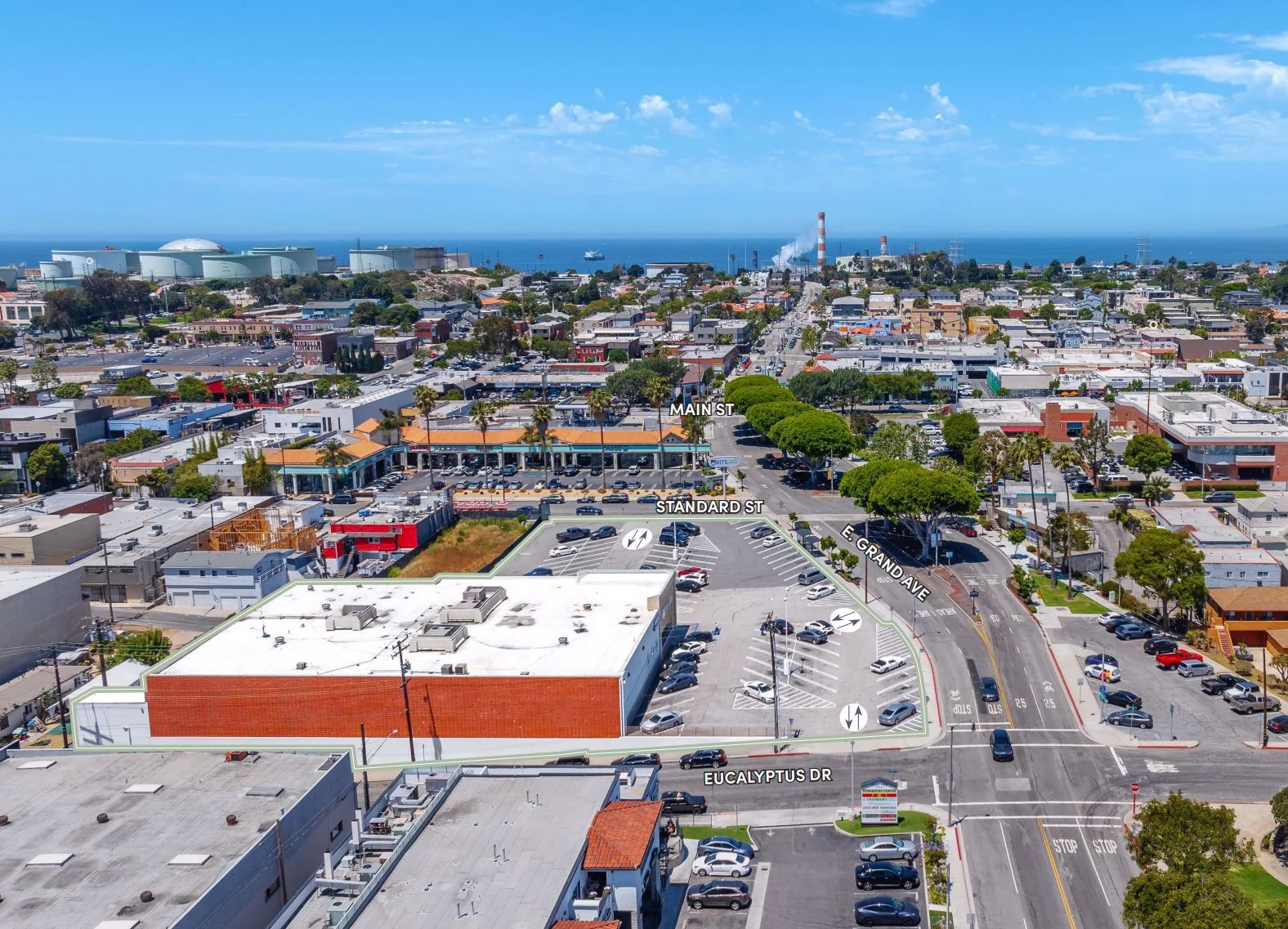 Retail in El Segundo, CA — Lease in El Segundo, CA, photo 2 of 8