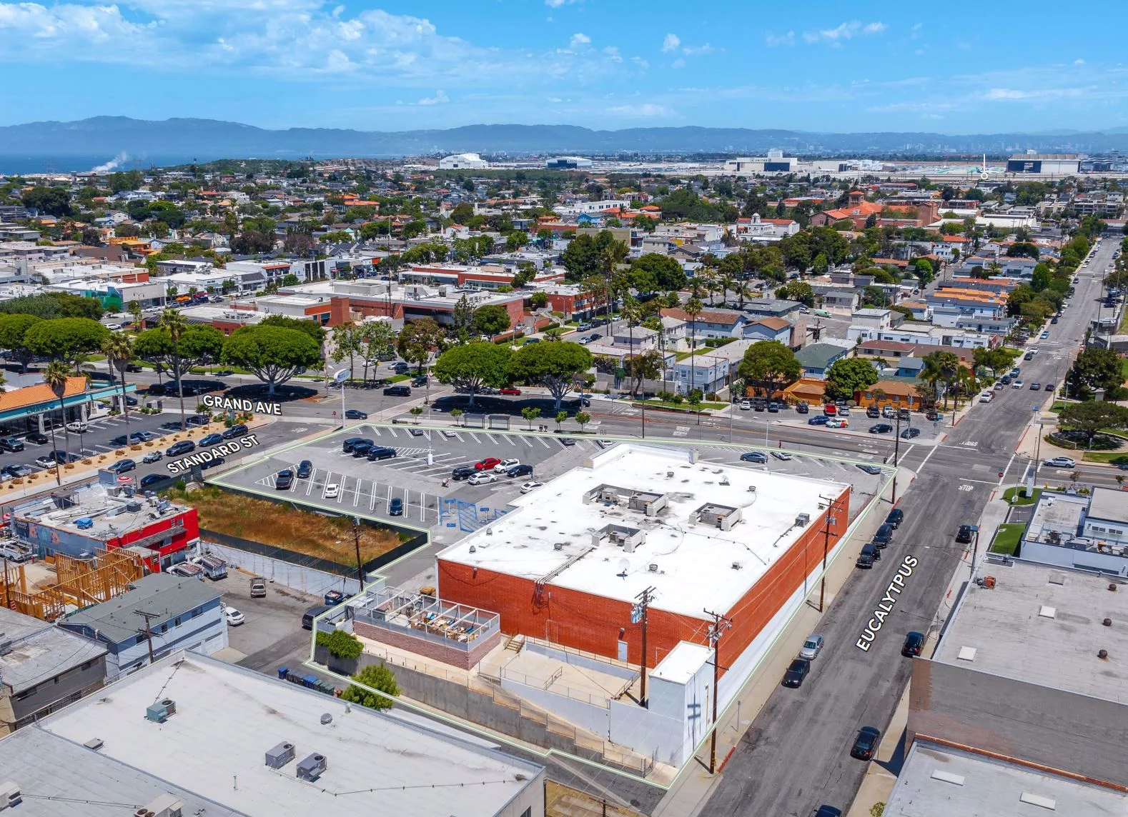 Retail in El Segundo, CA — Lease in El Segundo, CA, photo 5 of 8