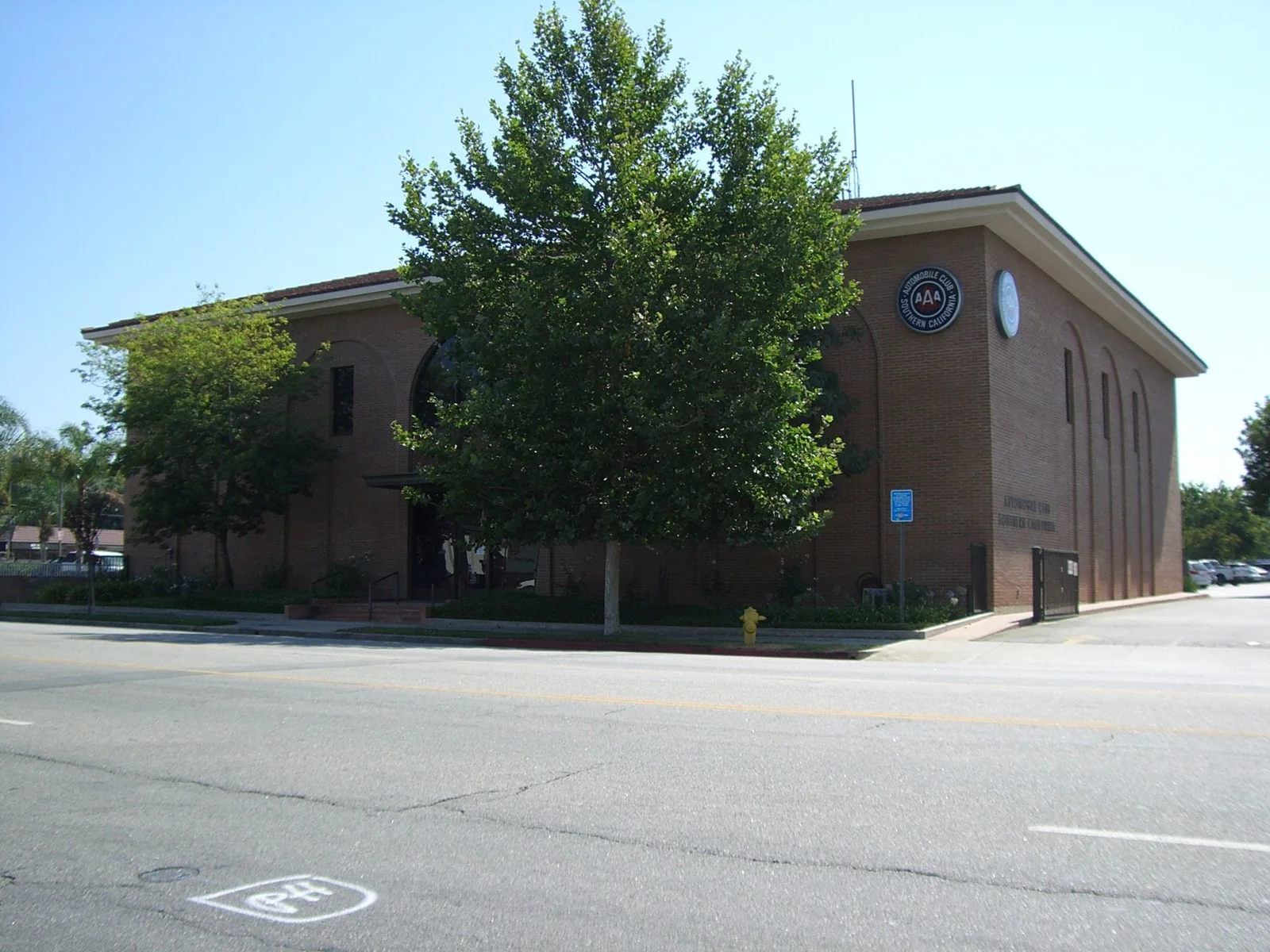 Office in Northridge, CA — Lease in Northridge, CA, photo 1 of 4