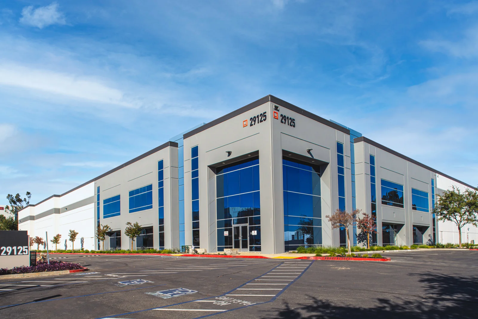 Valencia Commerce Center