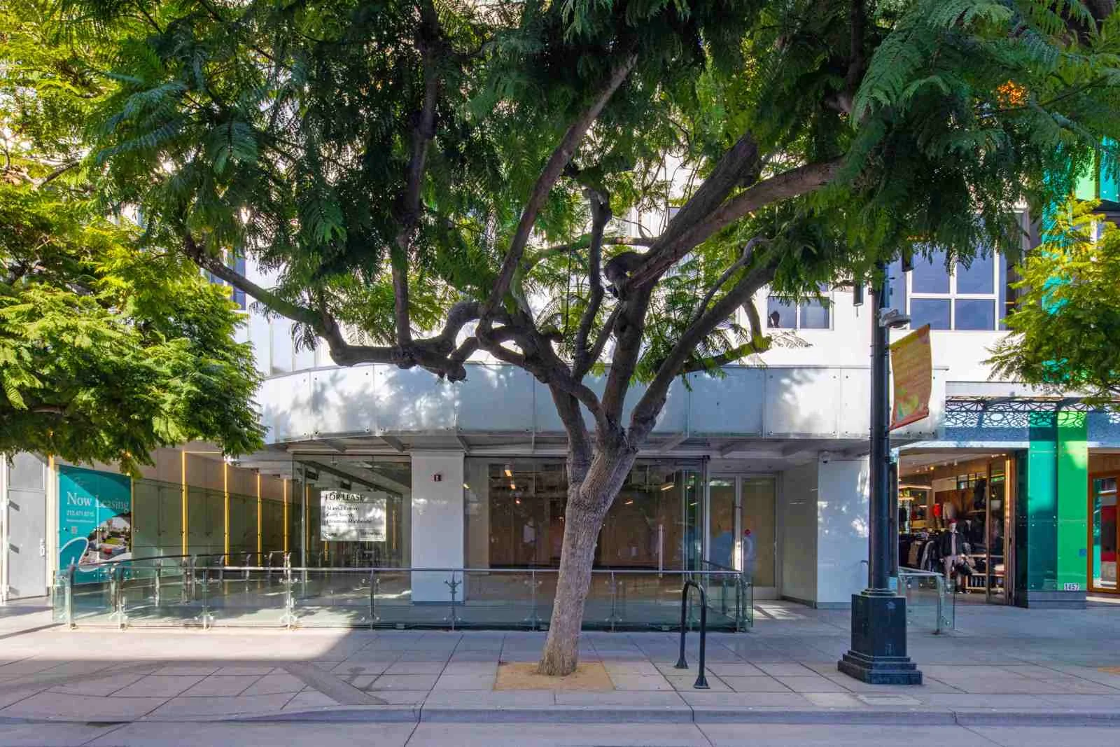 Retail in Santa Monica, CA — Sale in Santa Monica, CA, photo 5 of 8