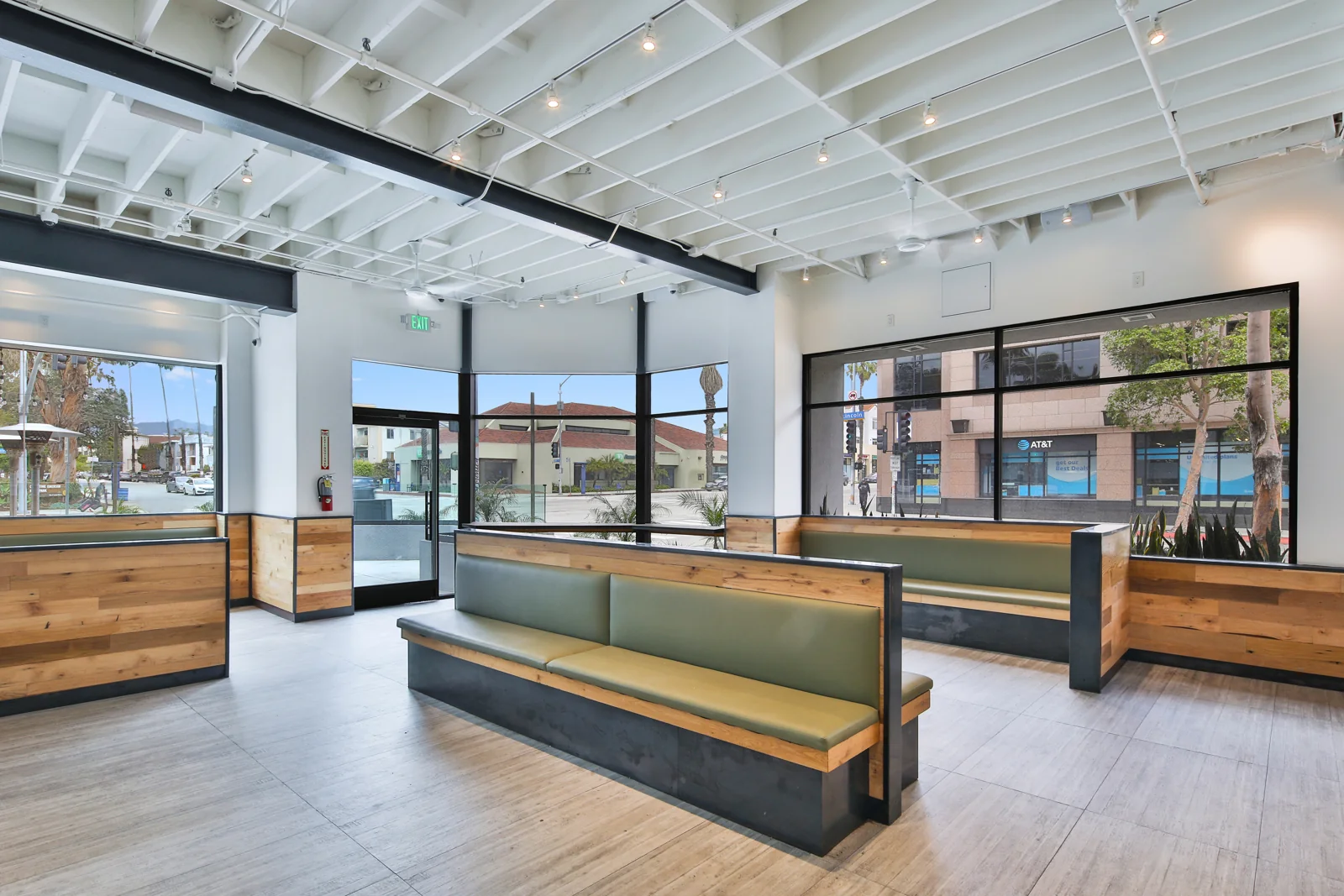 720 Wilshire Blvd, Santa Monica — Lease in Santa Monica, CA, photo 2 of 2