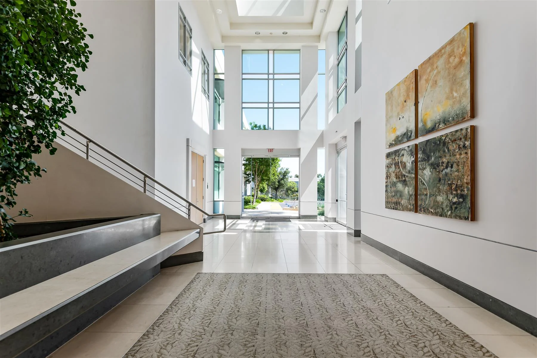 Calabasas Point — Lease in Calabasas, CA, photo 4 of 6