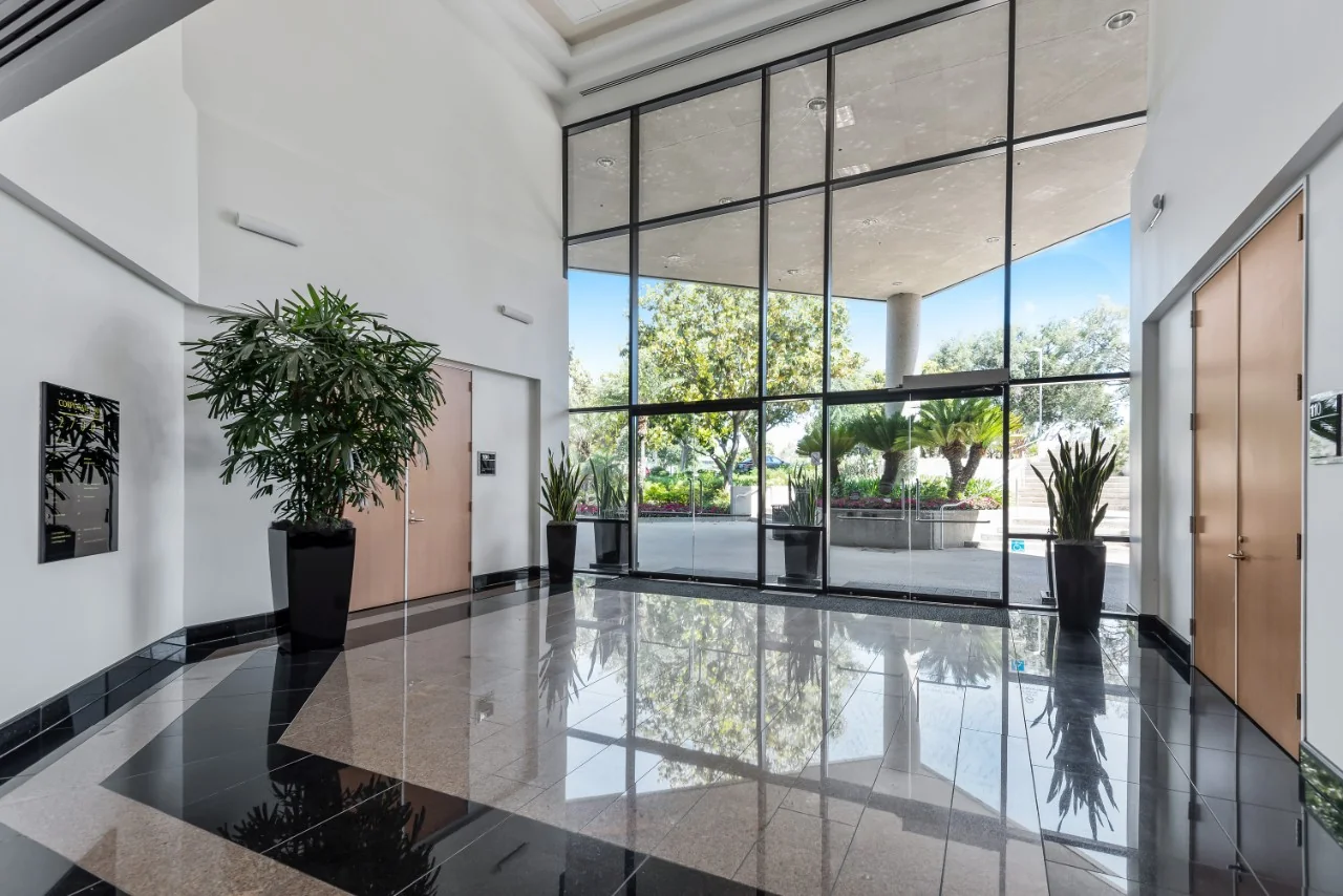 Corporate Point — Lease in Calabasas, CA, photo 5 of 6