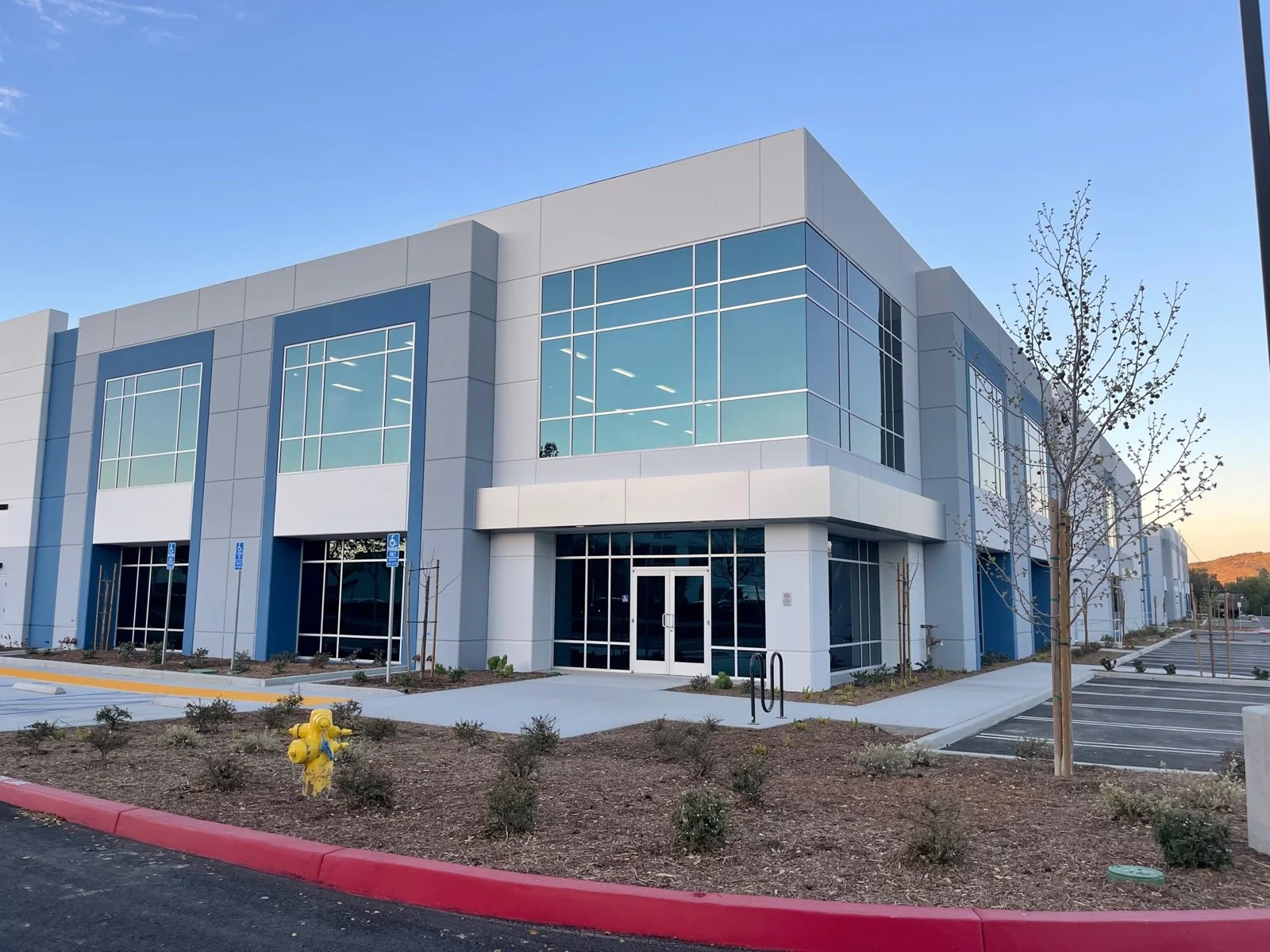 Conejo Spectrum Gateway — Lease in Thousand Oaks, CA, photo 1 of 8