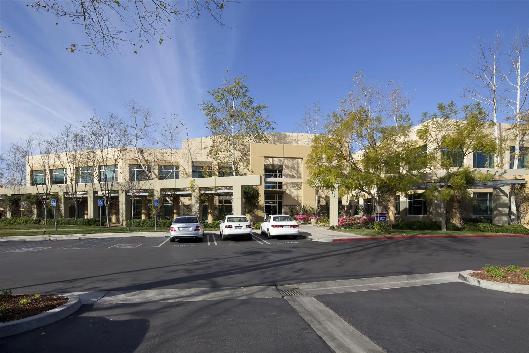 The Arbors of Thousand Oaks — Lease in Thousand Oaks, CA, photo 1 of 8