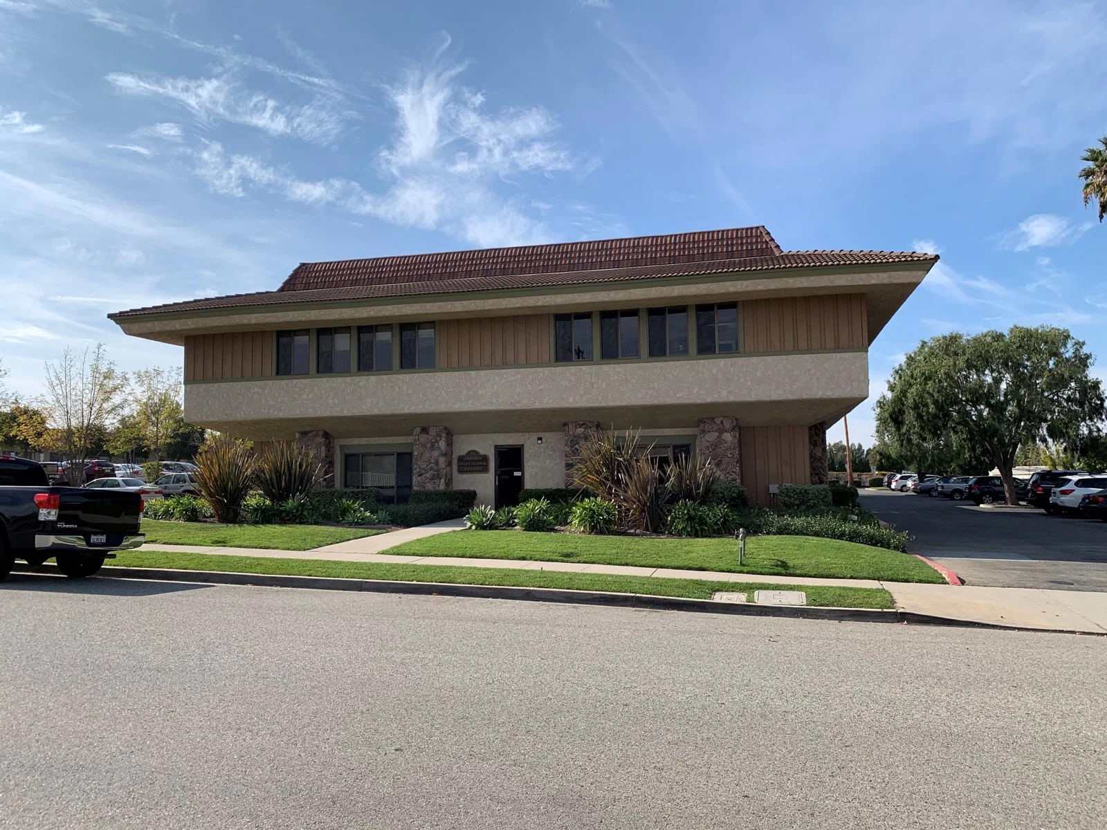 Granada Professional Building