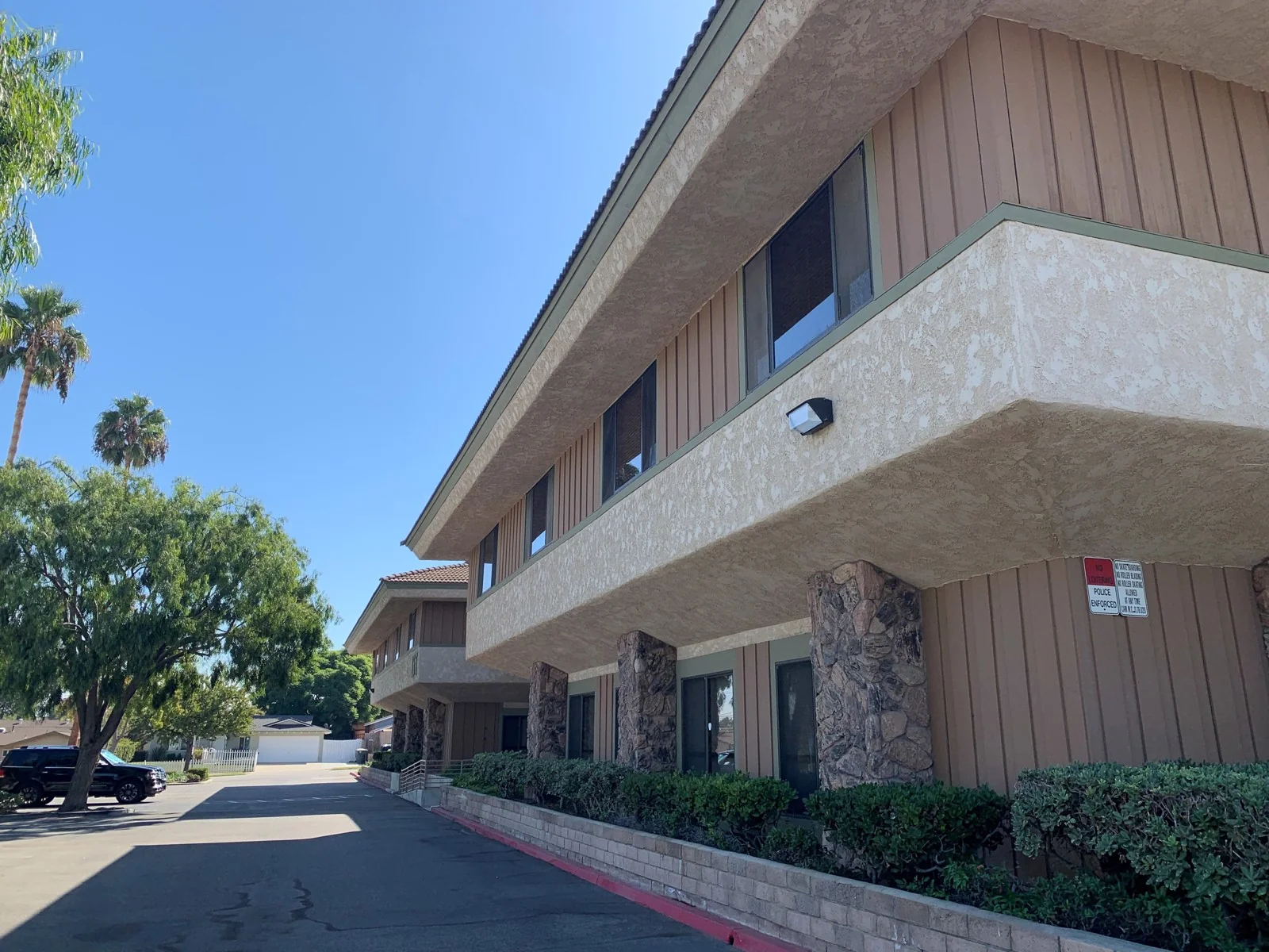 Granada Professional Building — Lease in Camarillo, CA, photo 2 of 3