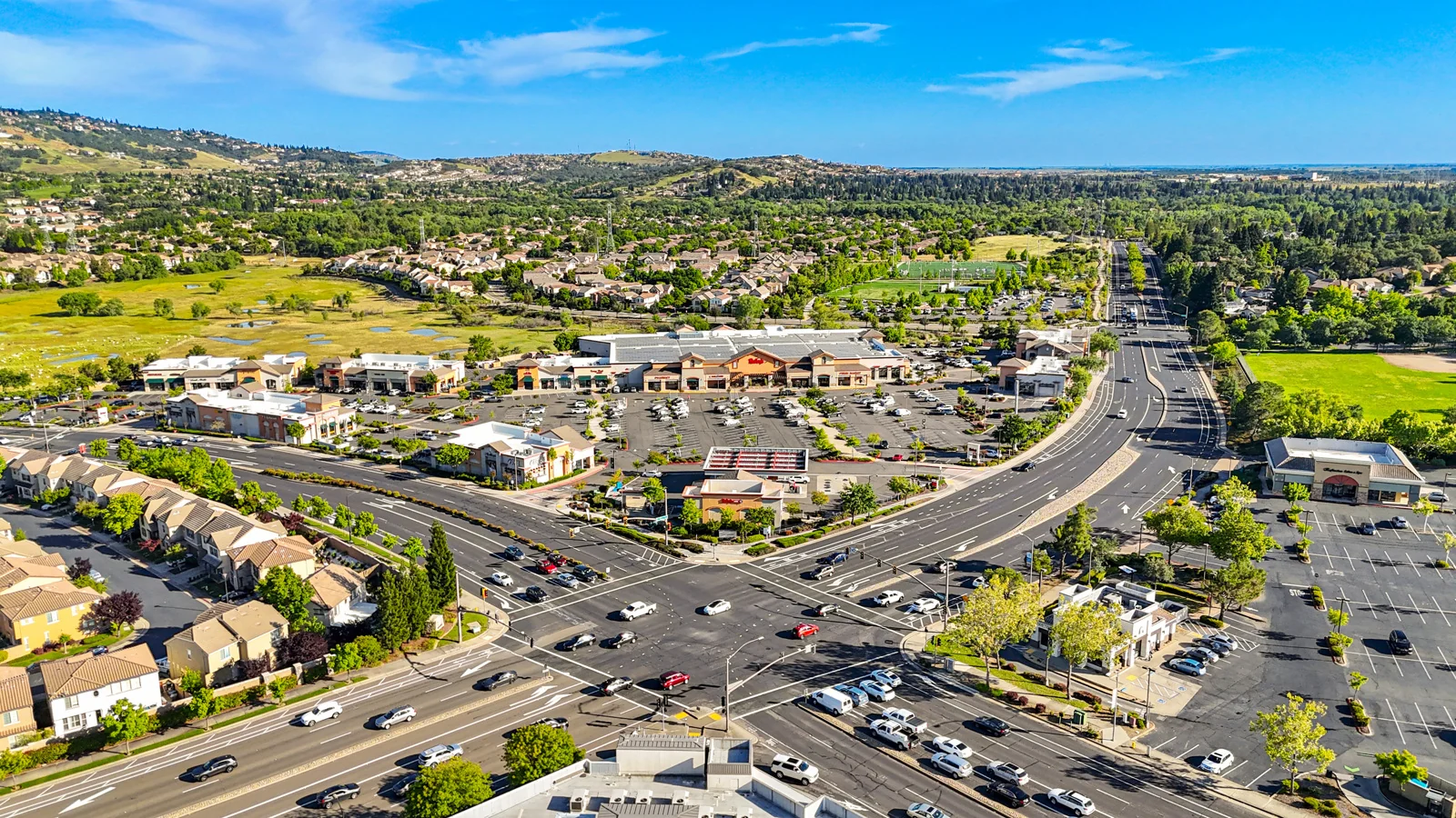 Raley's At The Parkway — Lease in Folsom, CA, photo 1 of 5