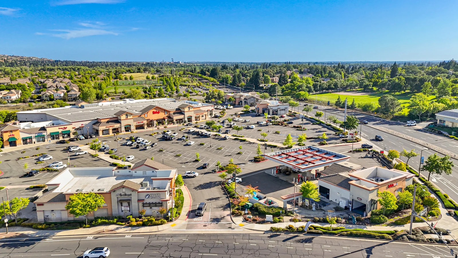 Raley's At The Parkway — Lease in Folsom, CA, photo 2 of 5