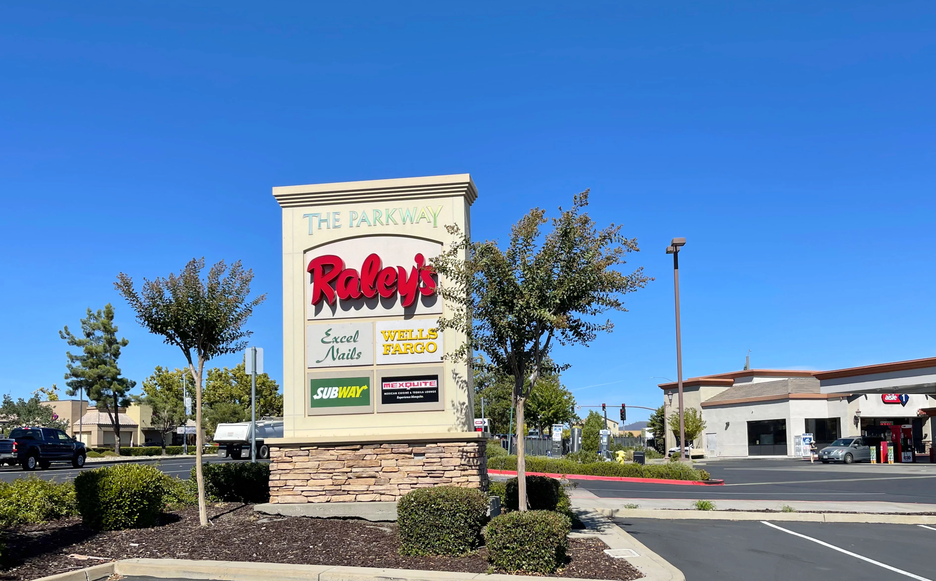 Raley's At The Parkway — Lease in Folsom, CA, photo 4 of 5