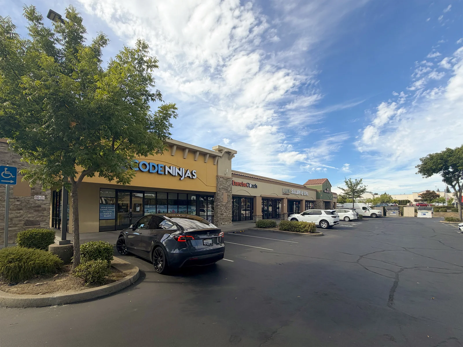 Folsom Square — Lease in Folsom, CA, photo 1 of 8