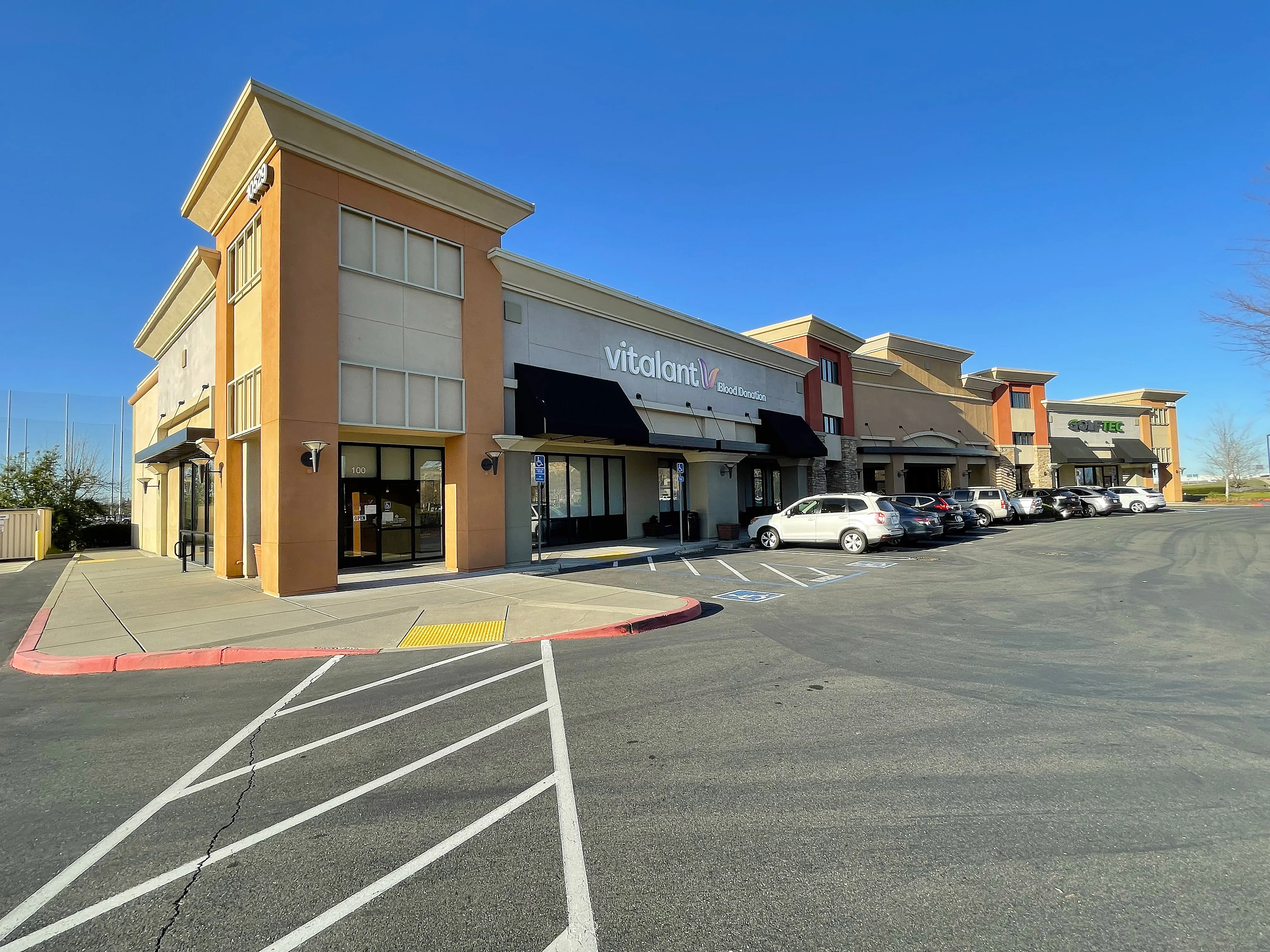 Roseville Crossings — Sale in Roseville, CA, photo 3 of 7