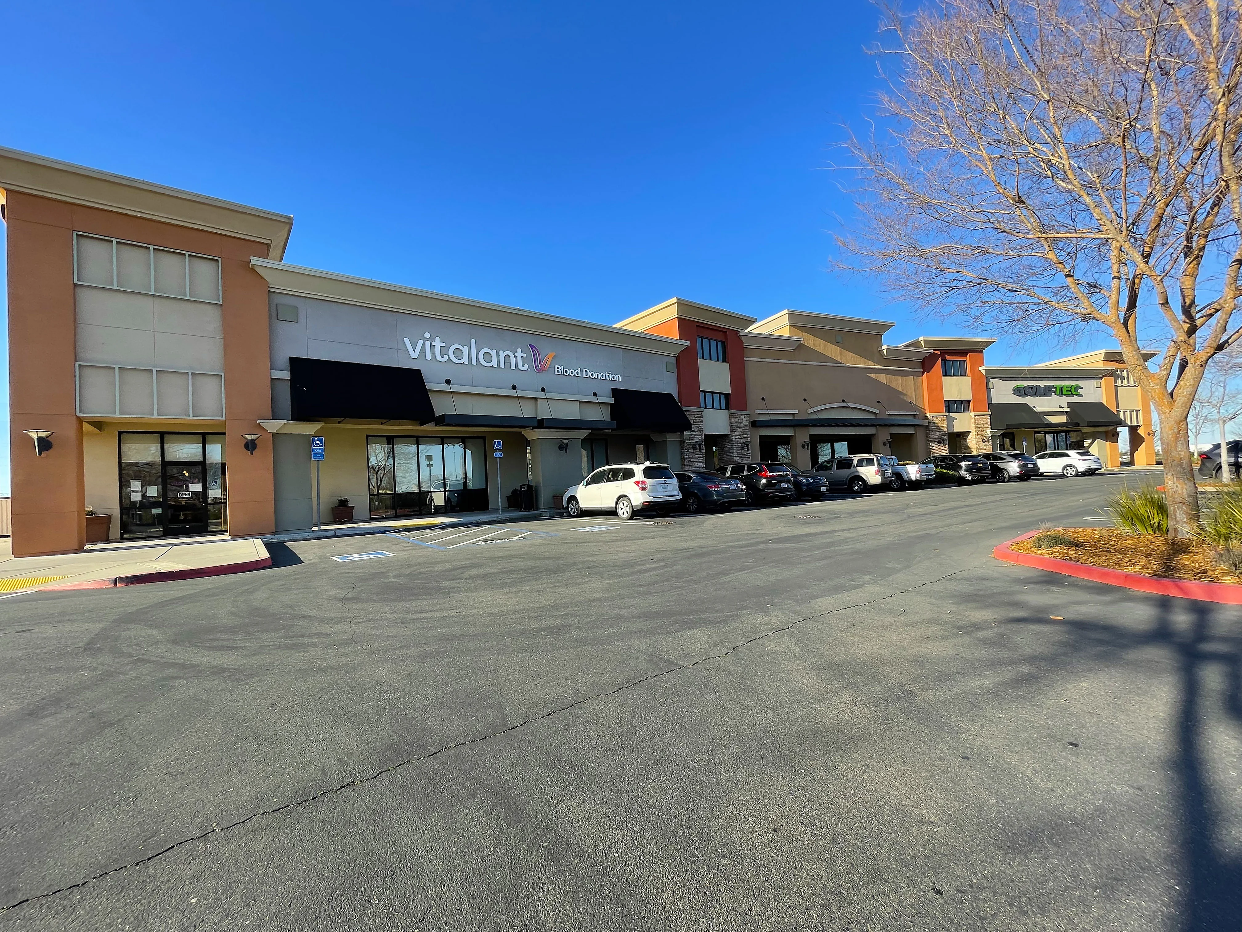 Roseville Crossings — Sale in Roseville, CA, photo 4 of 7