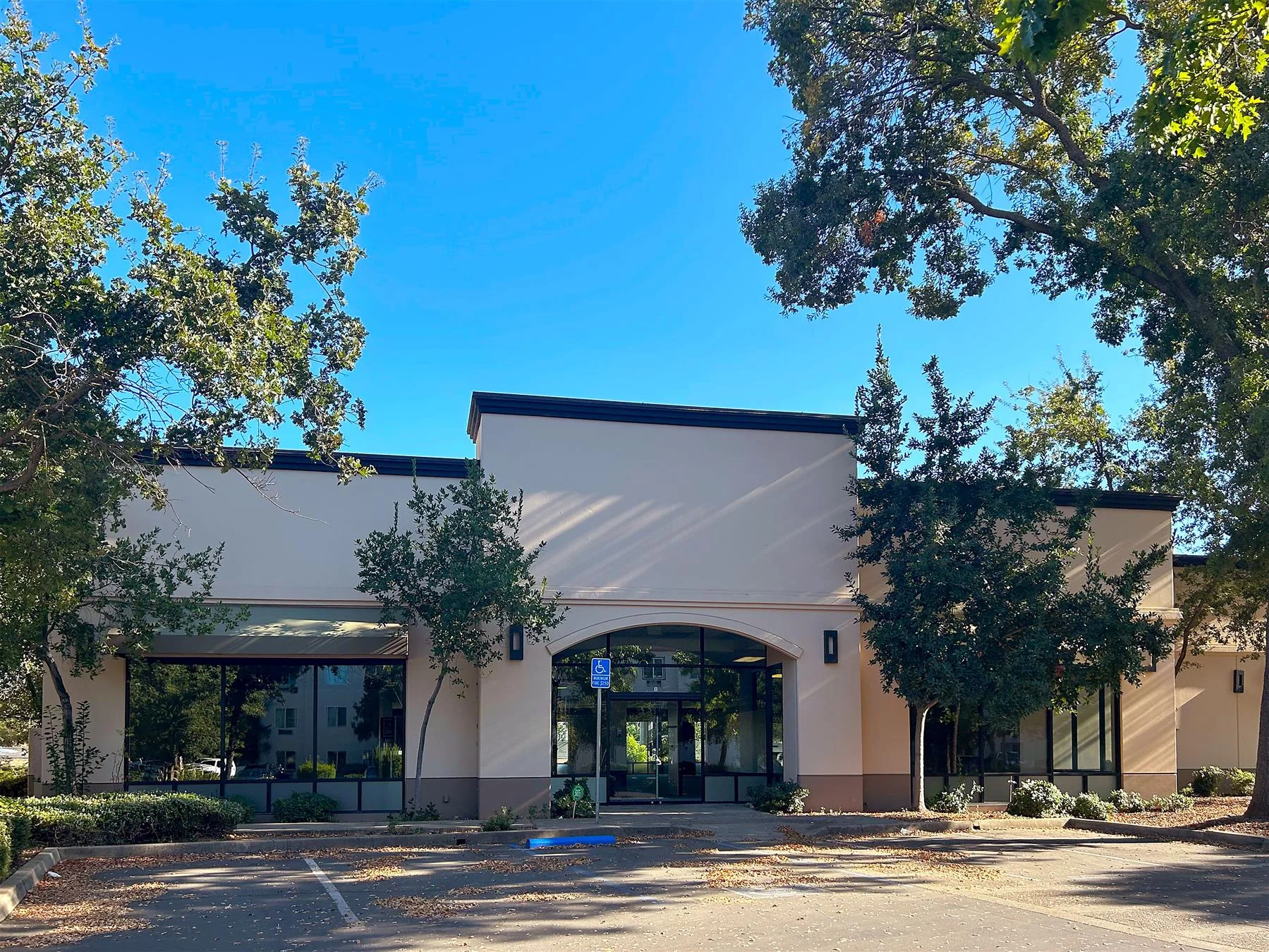 Hwy 50 Visible Retail — Lease in Rancho Cordova, CA, photo 1 of 2