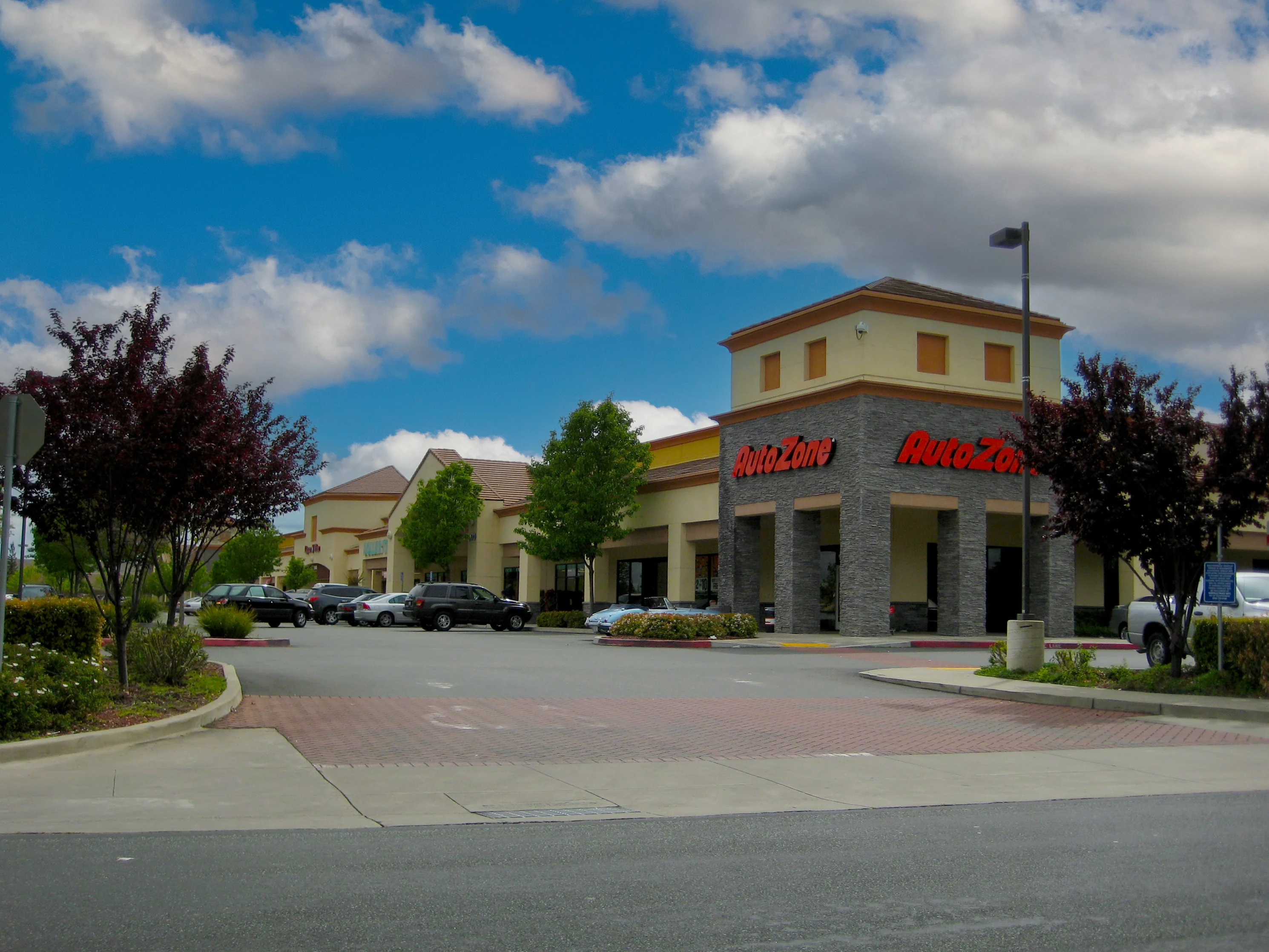 Foothills Village Oaks