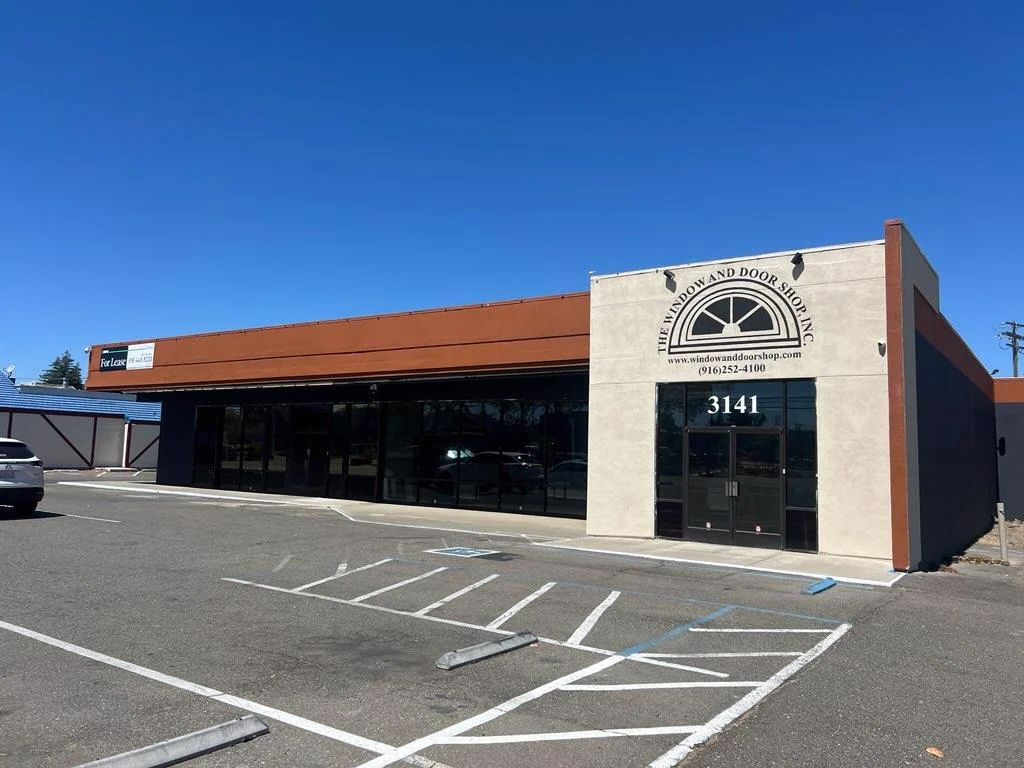 High Visibility Retail/Office/Warehouse
