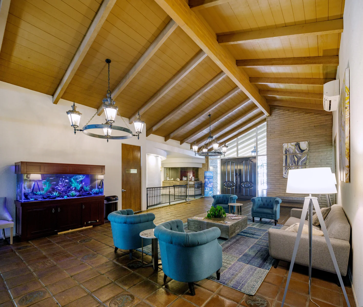 730 Howe Ave - photo 5 - Sacramento, CA