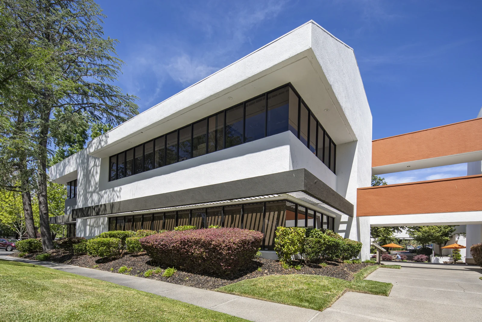 1451 River Park Drive - photo 2 - Sacramento, CA