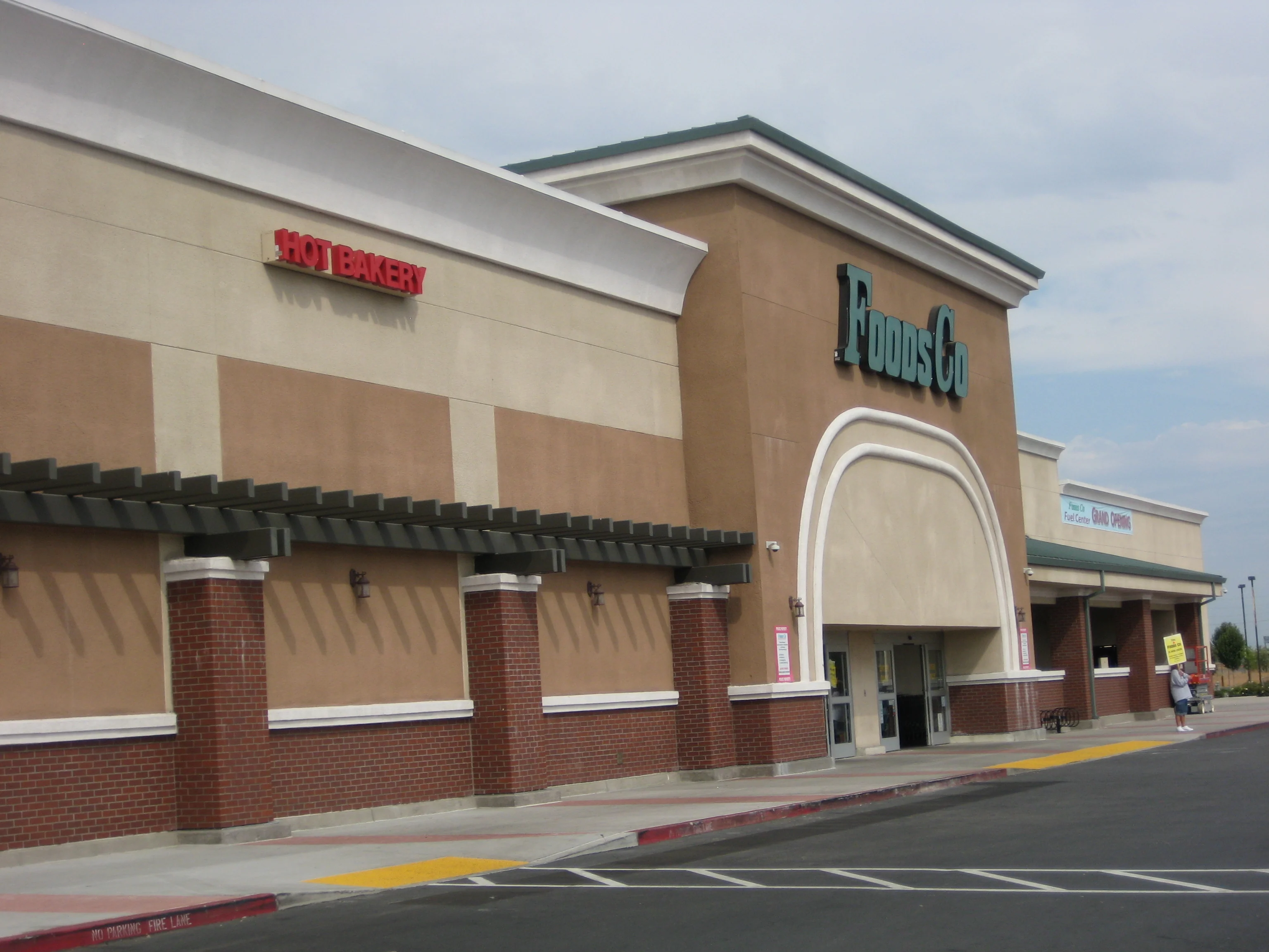 The Shops at College Square - photo 3 - Sacramento, CA