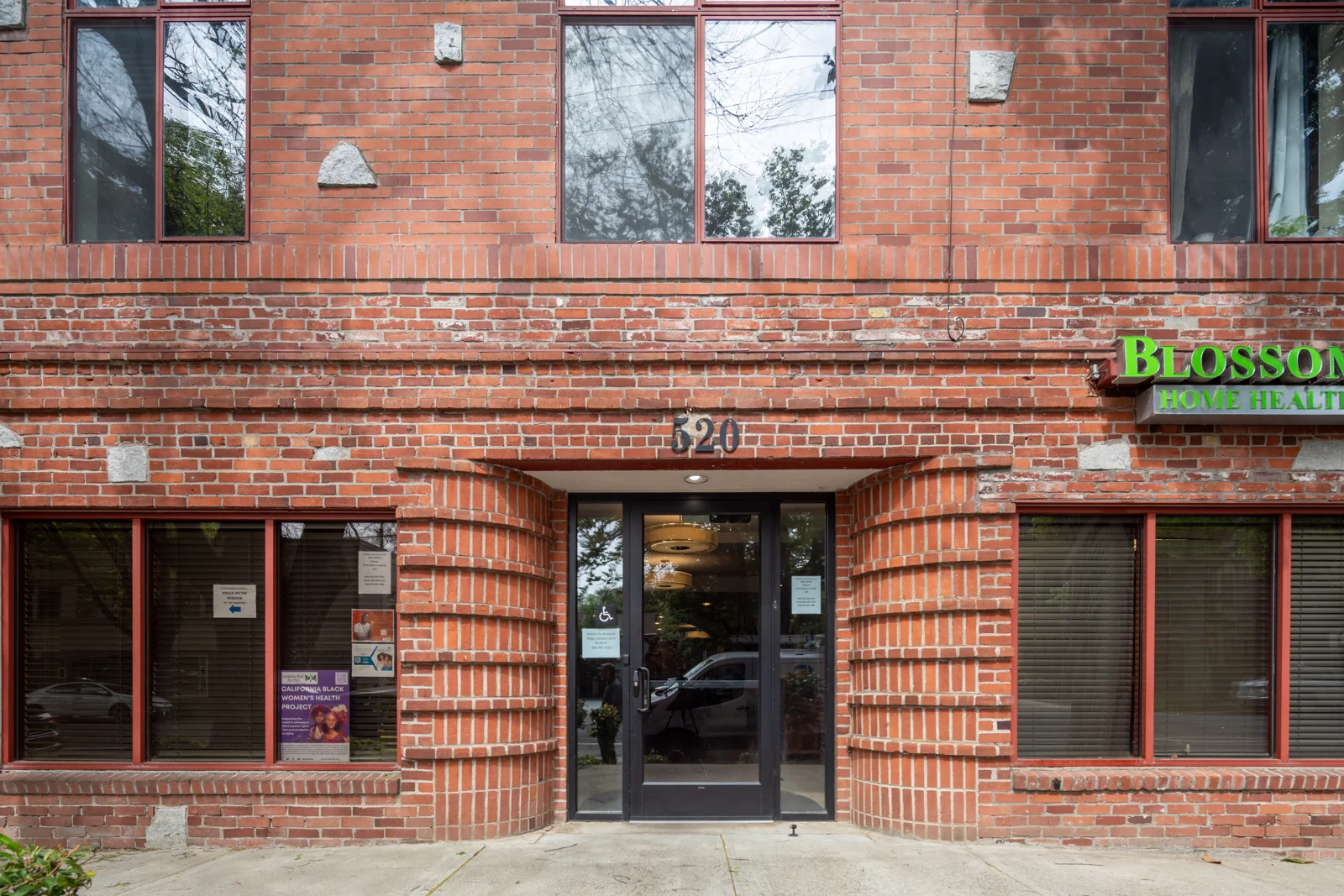 Office in Sacramento, CA - photo 6 - Sacramento, CA
