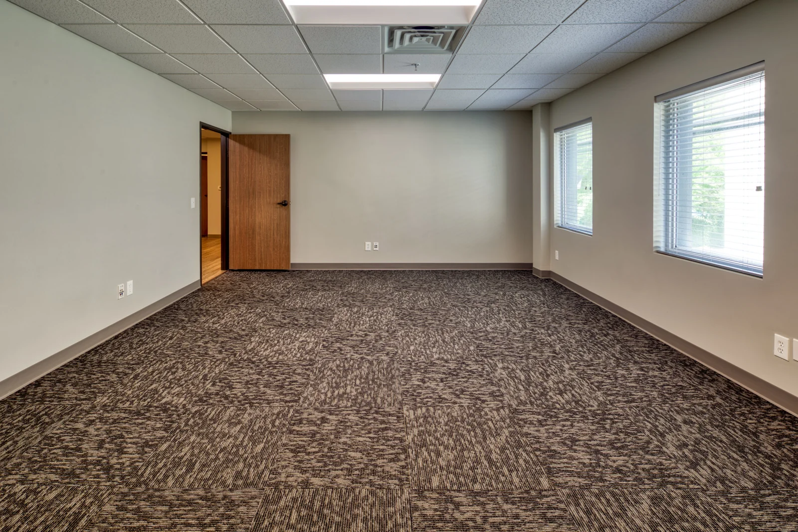 Office in Sacramento, CA - photo 13 - Sacramento, CA