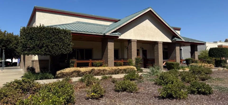 Fully Improved Restaurant Avaialble — Sale in Elk Grove, CA, photo 1 of 1