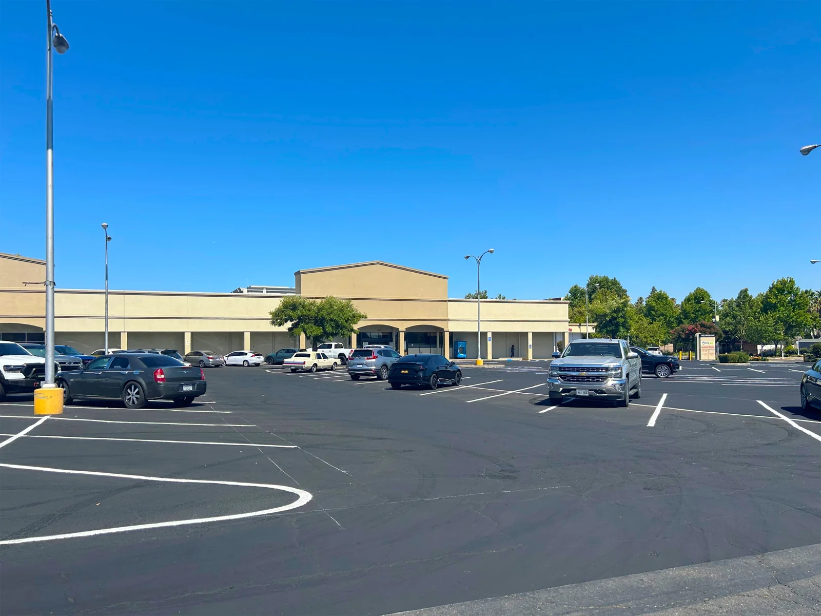 West Capitol Plaza — Lease in West Sacramento, CA, photo 2 of 7