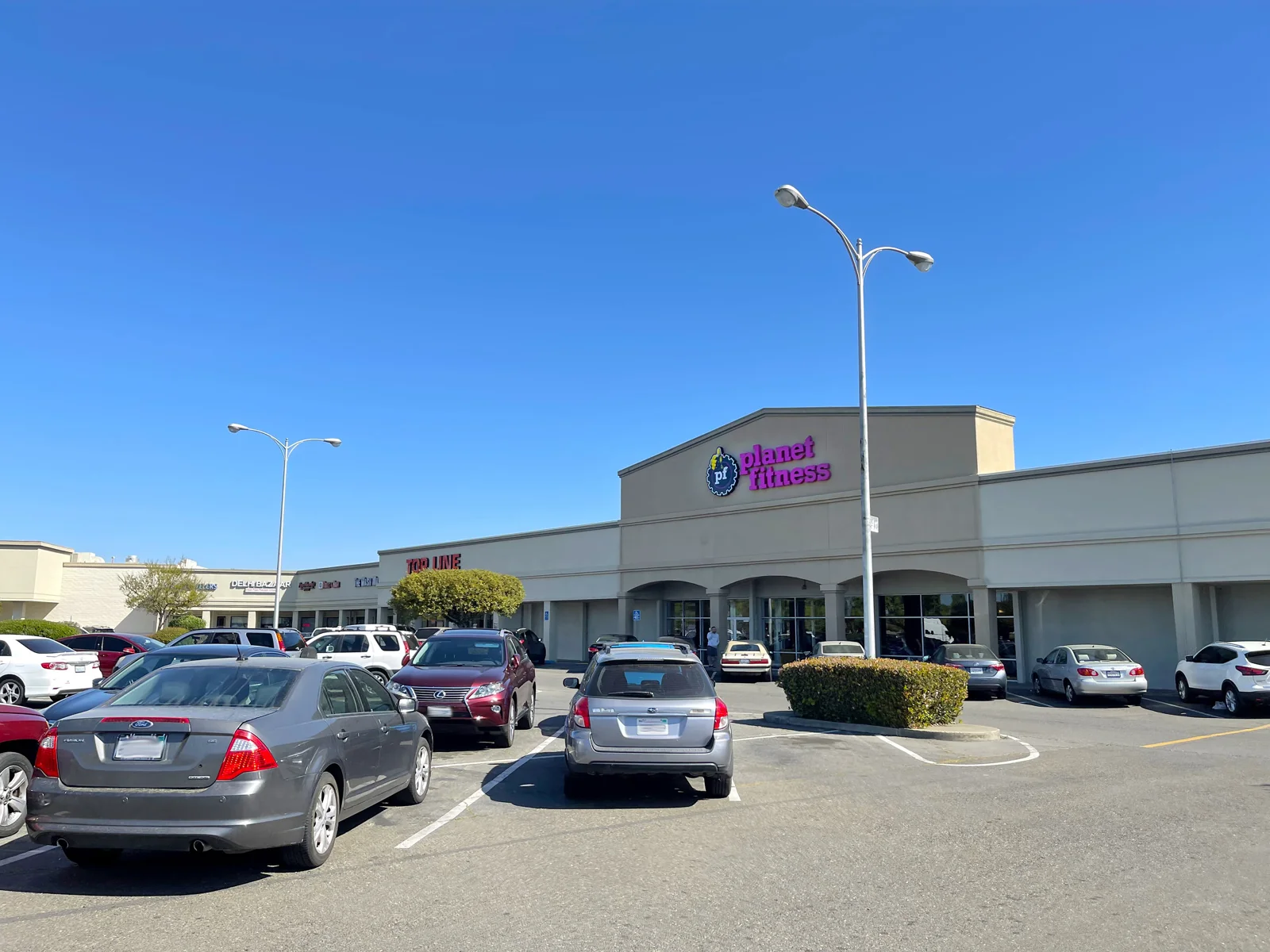 West Capitol Plaza — Lease in West Sacramento, CA, photo 3 of 7