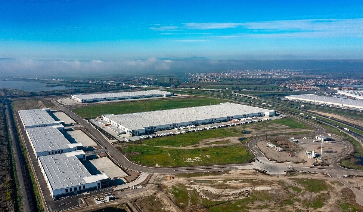 Tripoint Logistics Center - Building 2 — Lease in Lathrop, CA, photo 1 of 2