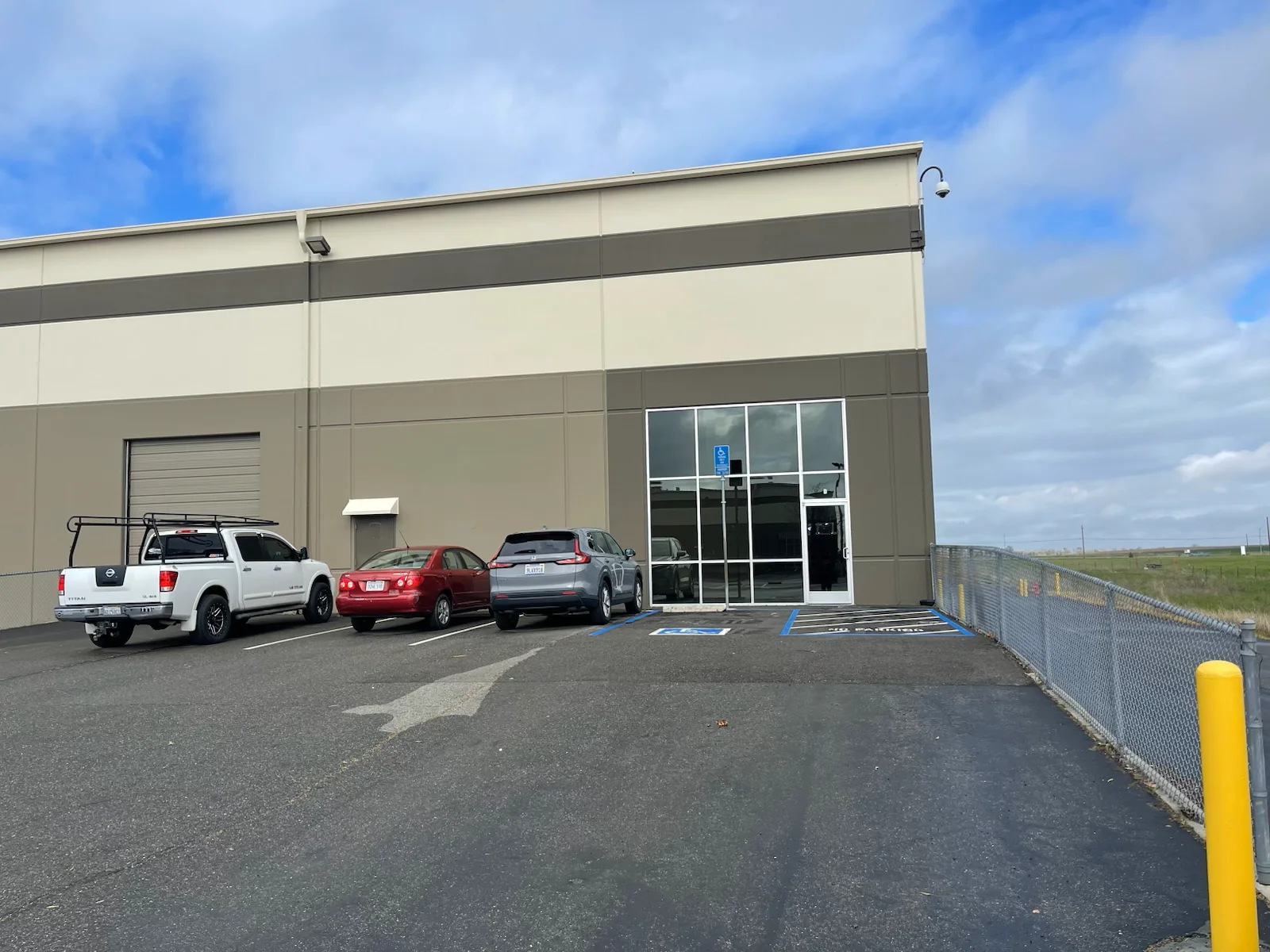 680 N. Pioneer Avenue - photo 3 - Woodland, CA