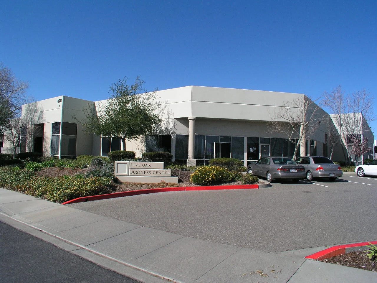 Live Oak Business Center — Lease in Vacaville, CA, photo 1 of 1