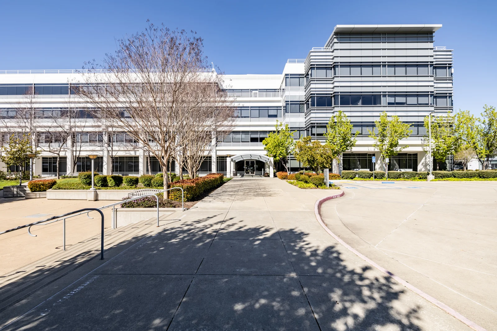 5880-5890 Owens Drive — Lease in Pleasanton, CA, photo 1 of 3
