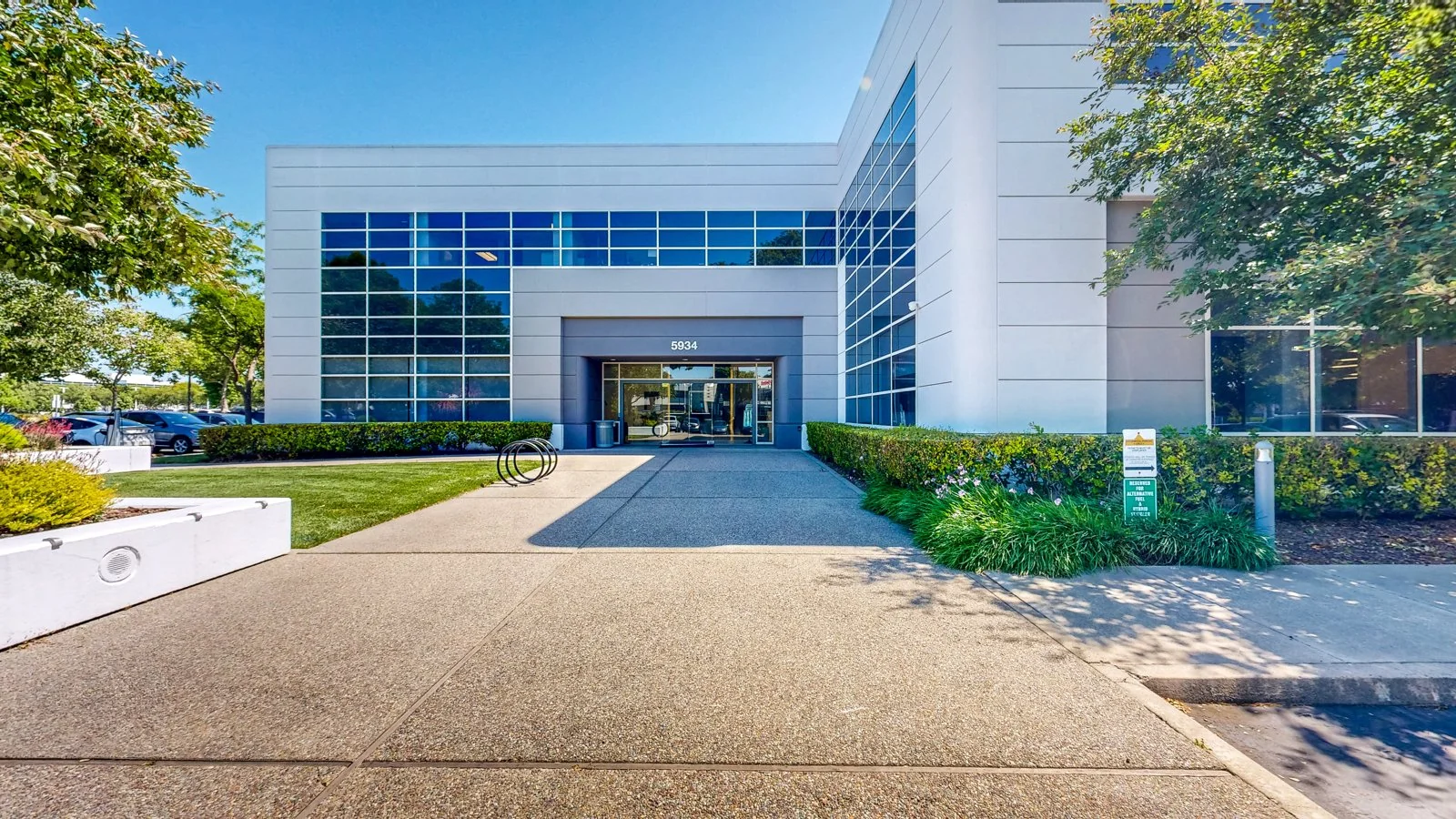 Saratoga Center — Lease in Pleasanton, CA, photo 1 of 6