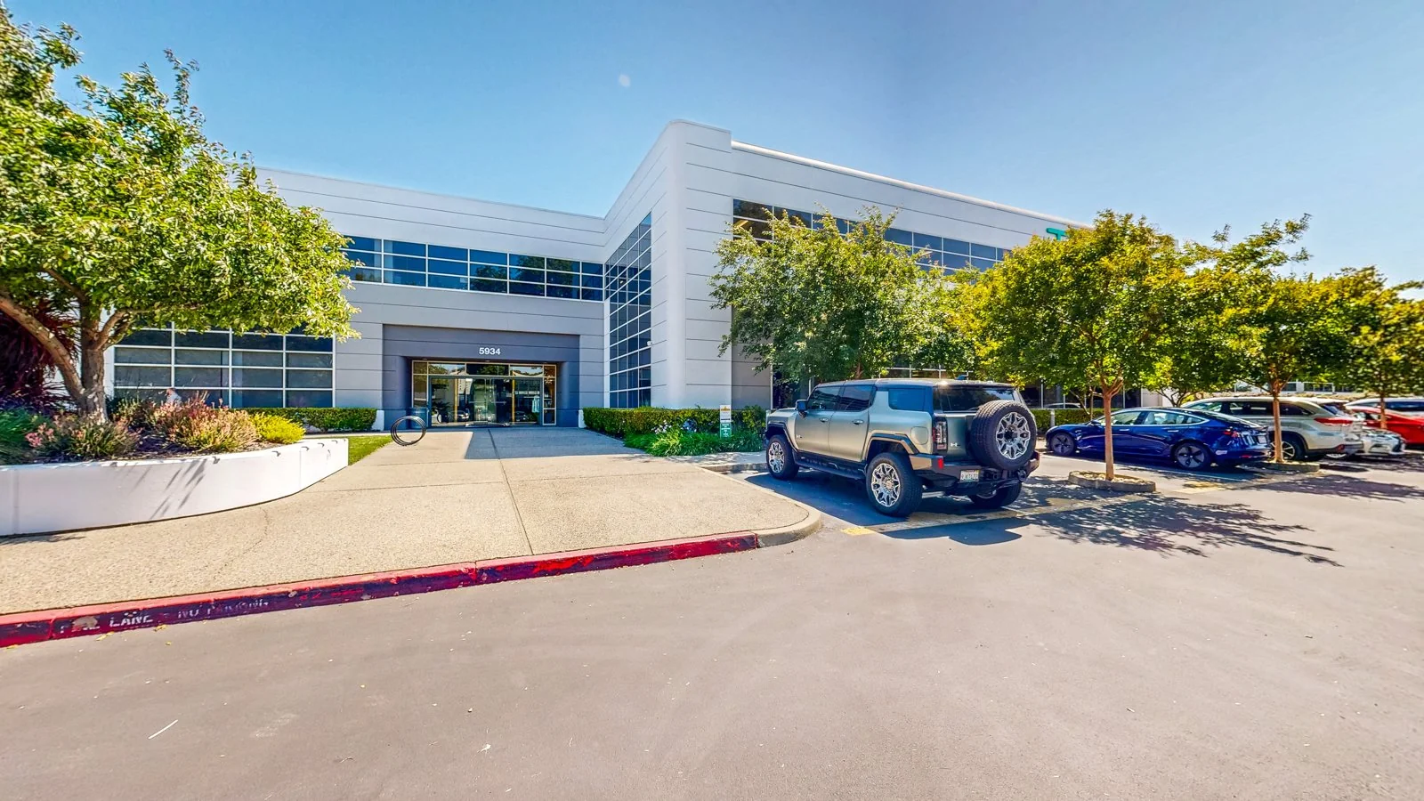 Saratoga Center — Lease in Pleasanton, CA, photo 2 of 6