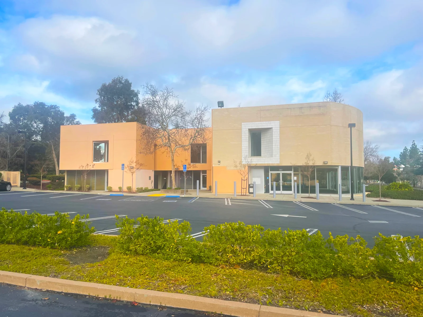 5798 Stoneridge Mall Road — Lease in Pleasanton, CA, photo 1 of 2