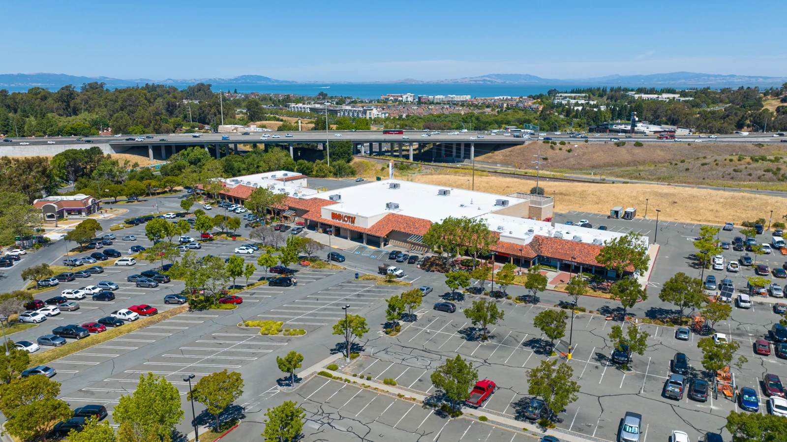Creekside Center — Lease in Hercules, CA, photo 1 of 2