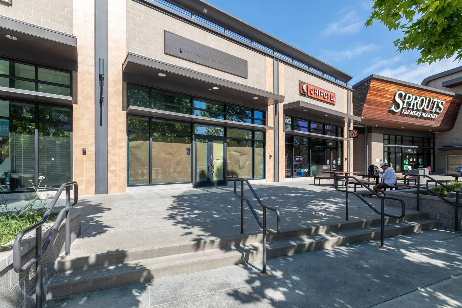 Retail in Oakland, CA — Lease in Oakland, CA, photo 5 of 8