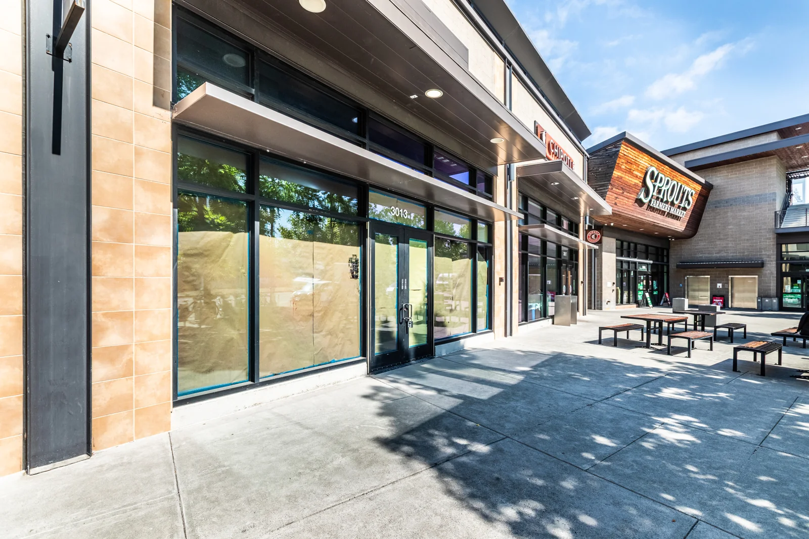 Retail in Oakland, CA — Lease in Oakland, CA, photo 6 of 8