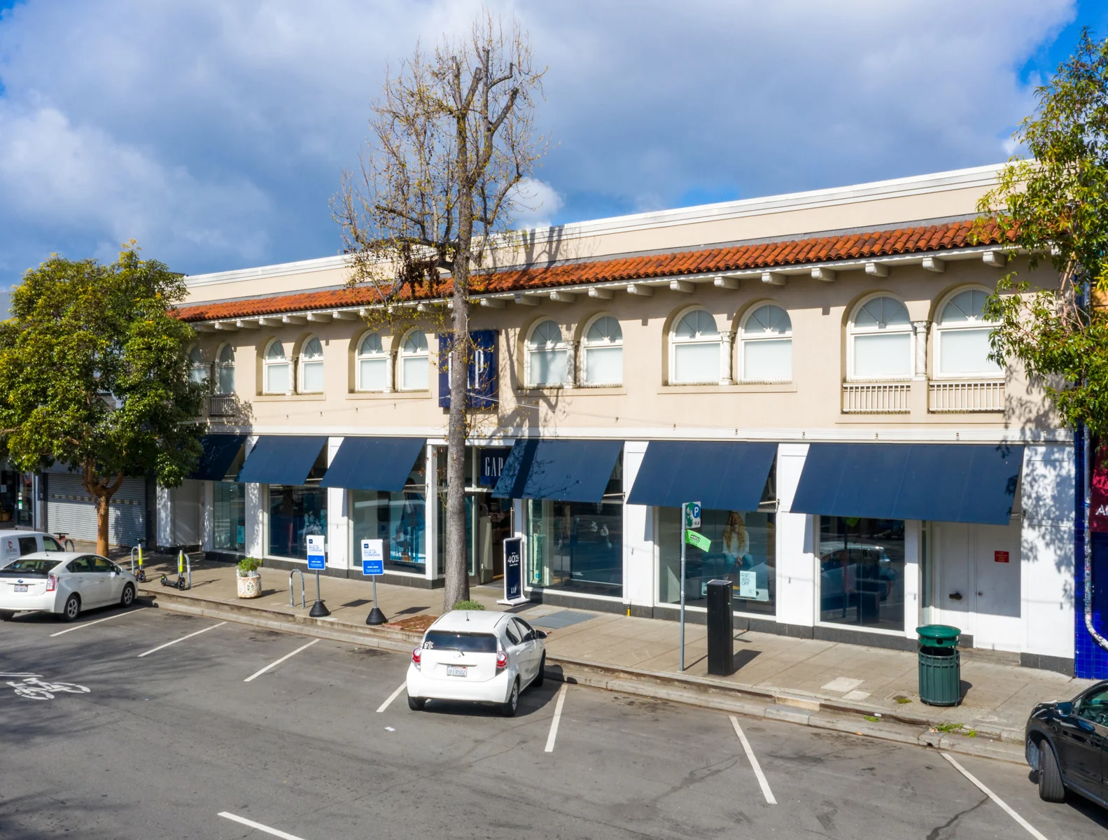 Retail in Oakland, CA