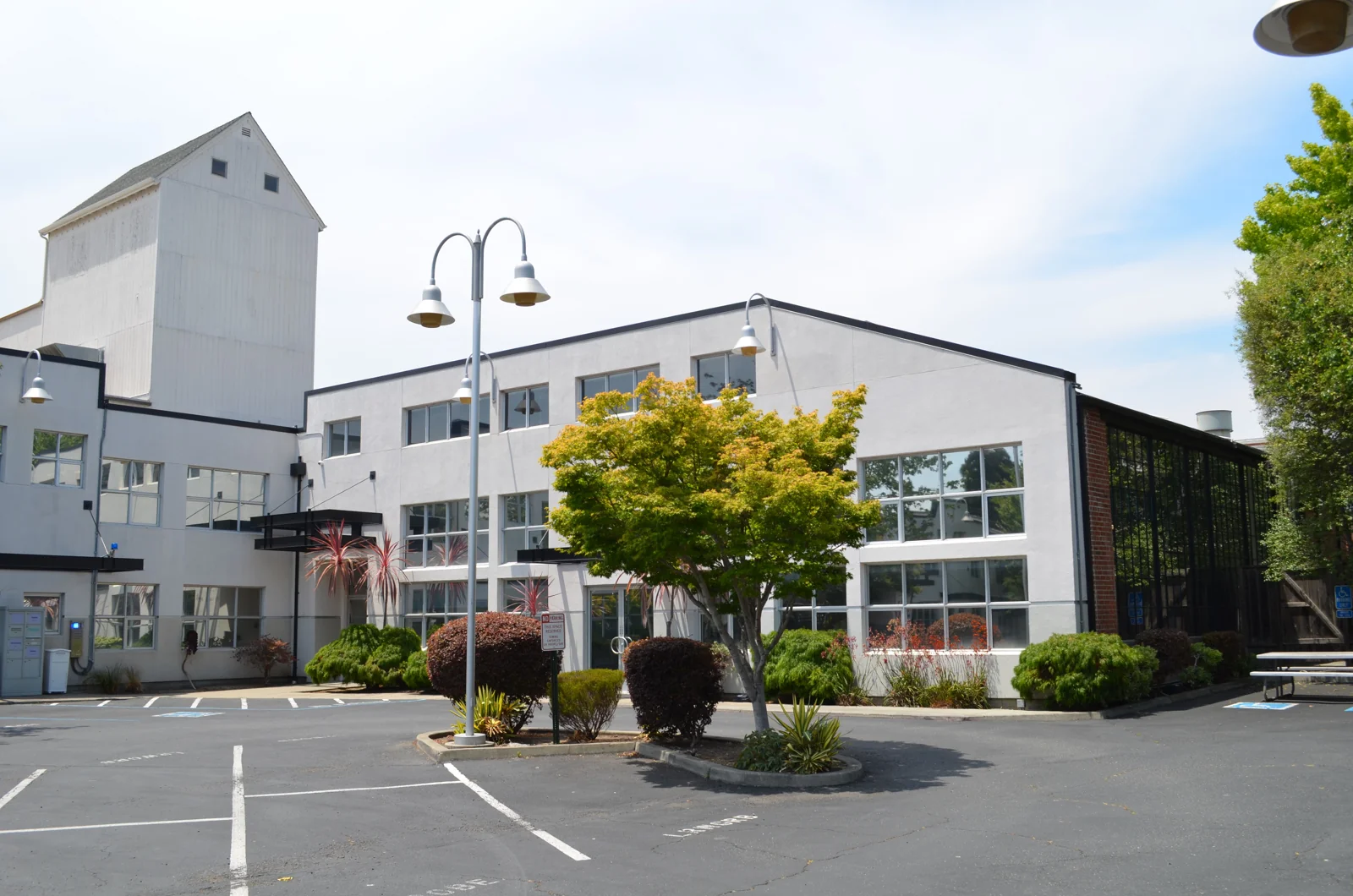 1250 53rd Street - Thoroughbred Building Emeryville — Lease in Emeryville, CA, photo 1 of 8