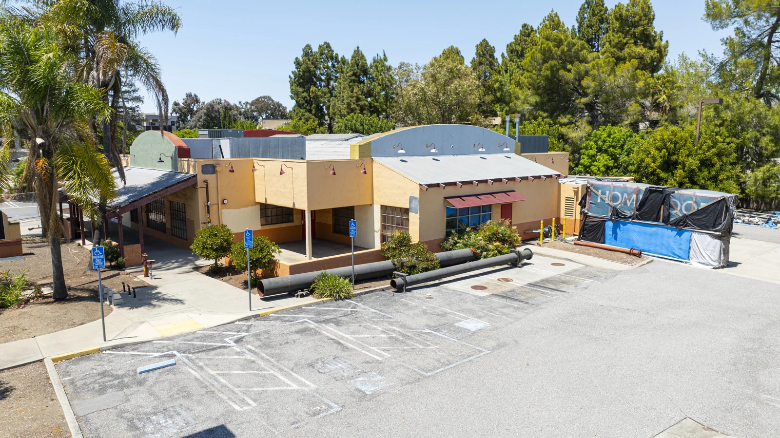 Retail in Mountain View, CA - photo 2 - Mountain View, CA