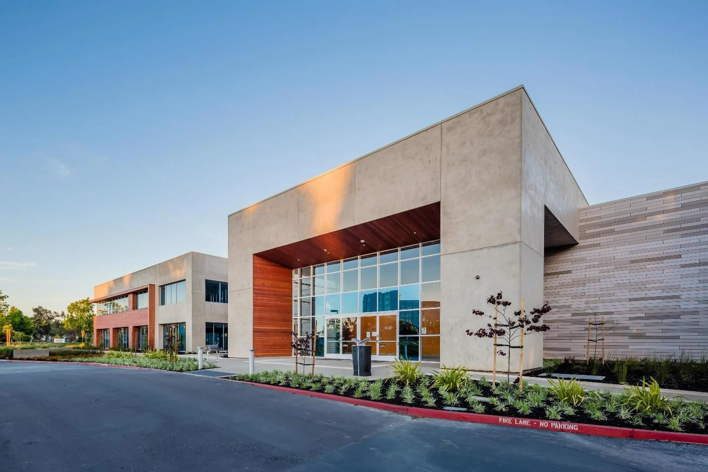 Shoreline Science Center — Lease in Redwood City, CA, photo 3 of 8